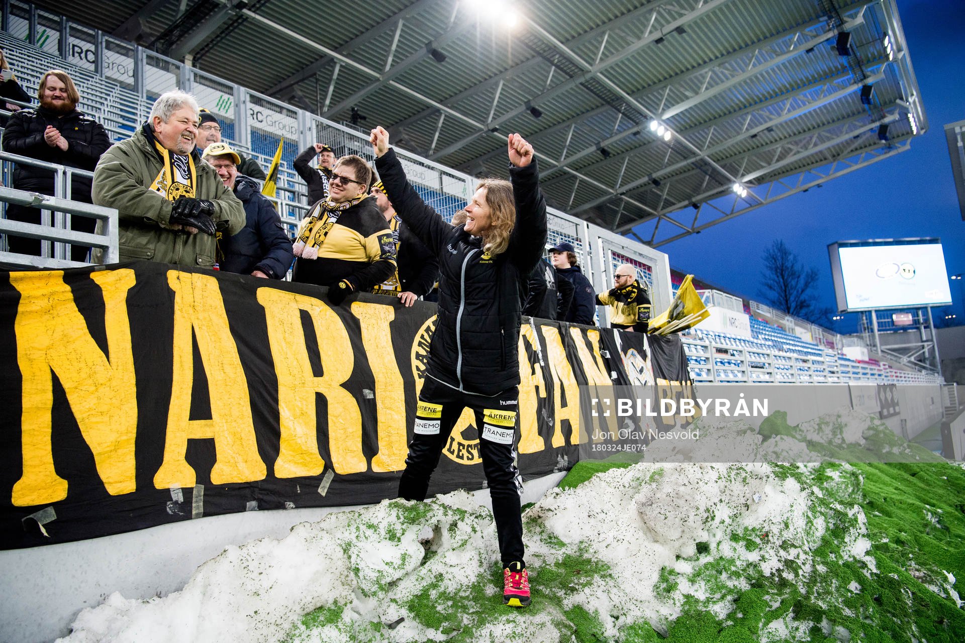 Hege Riise, head coach of LSK Kvinner, celebrates with the supporters after the Toppserien match between Vålerenga and LSK Kvinner on March 24, 2018 in Oslo.