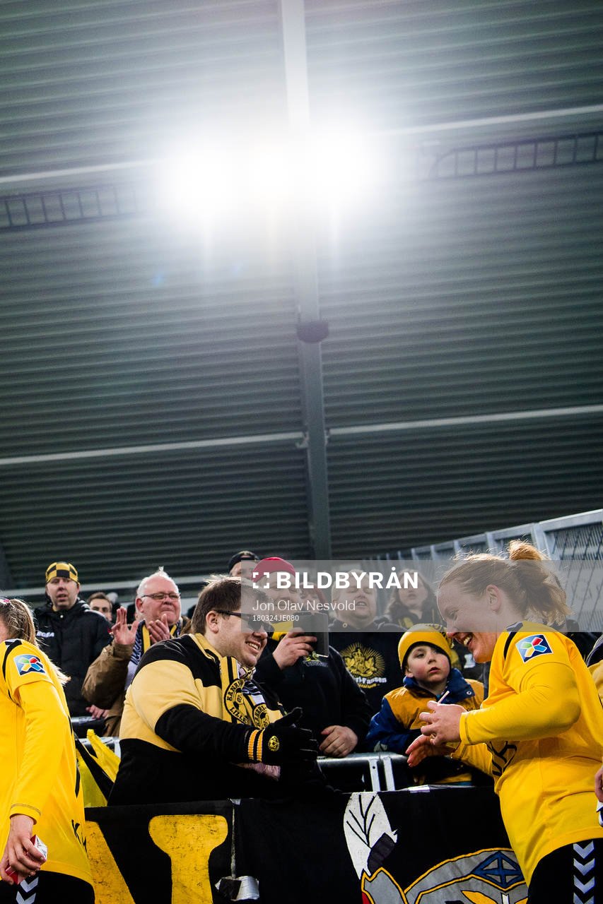 Anna Westerlund of LSK Kvinner celebrates with the supporters after the Toppserien match between Vålerenga and LSK Kvinner on March 24, 2018 in Oslo.