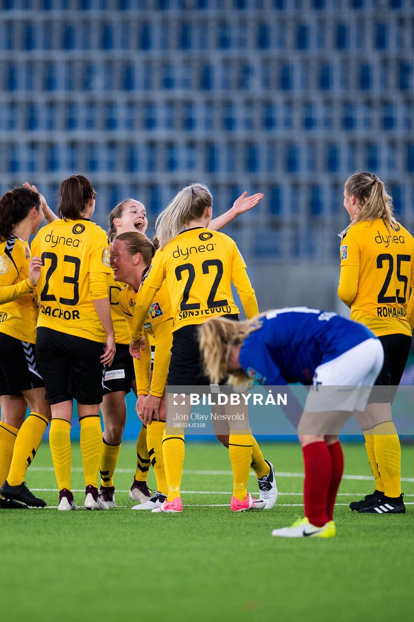 Guro Reiten of LSK Kvinner celebrates with her teammates