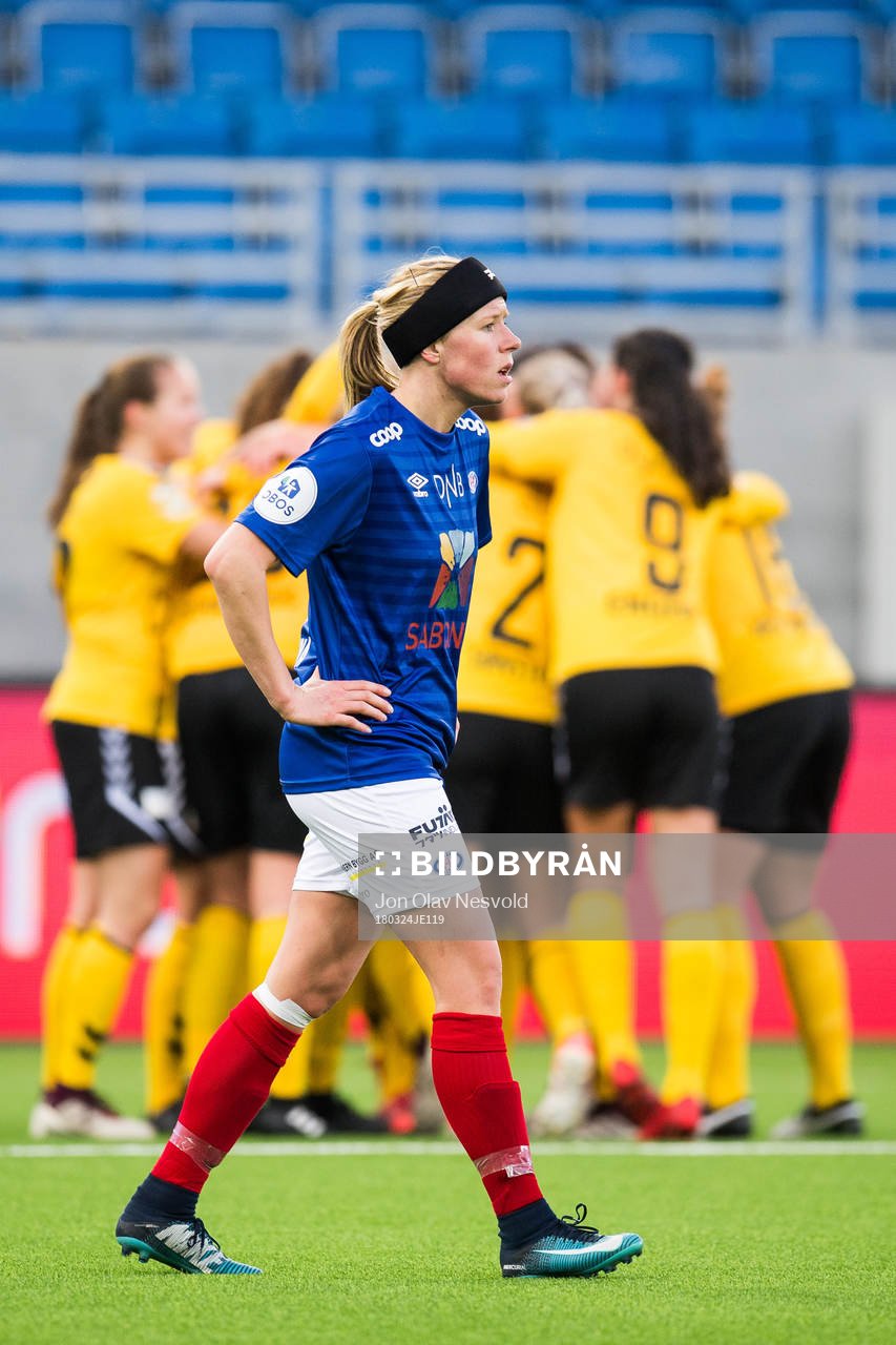 Ingrid Katrine Buer Søndenå of Vålerenga looks dejected
