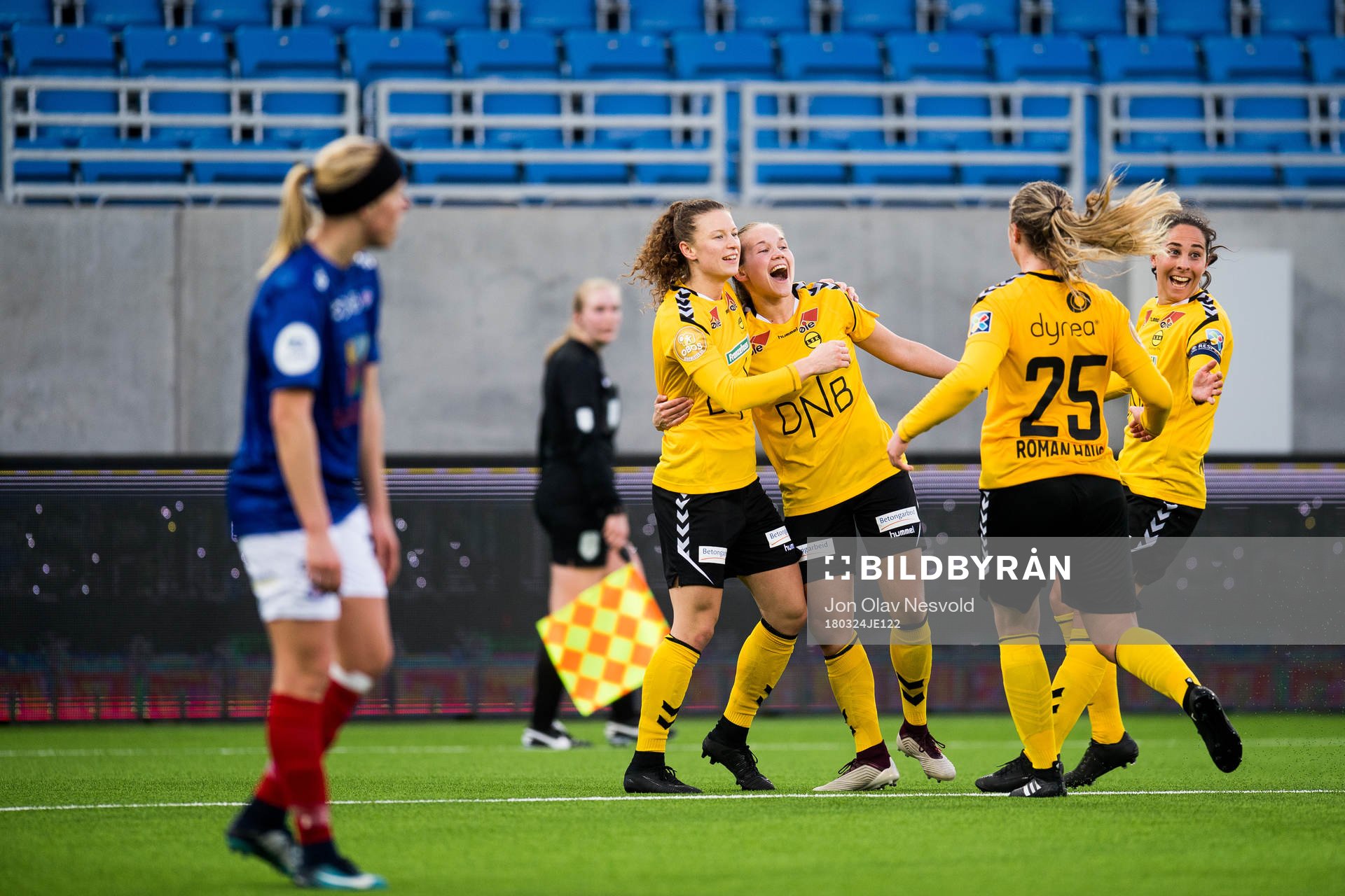 Ingrid Katrine Buer Søndenå of Vålerenga looks dejected