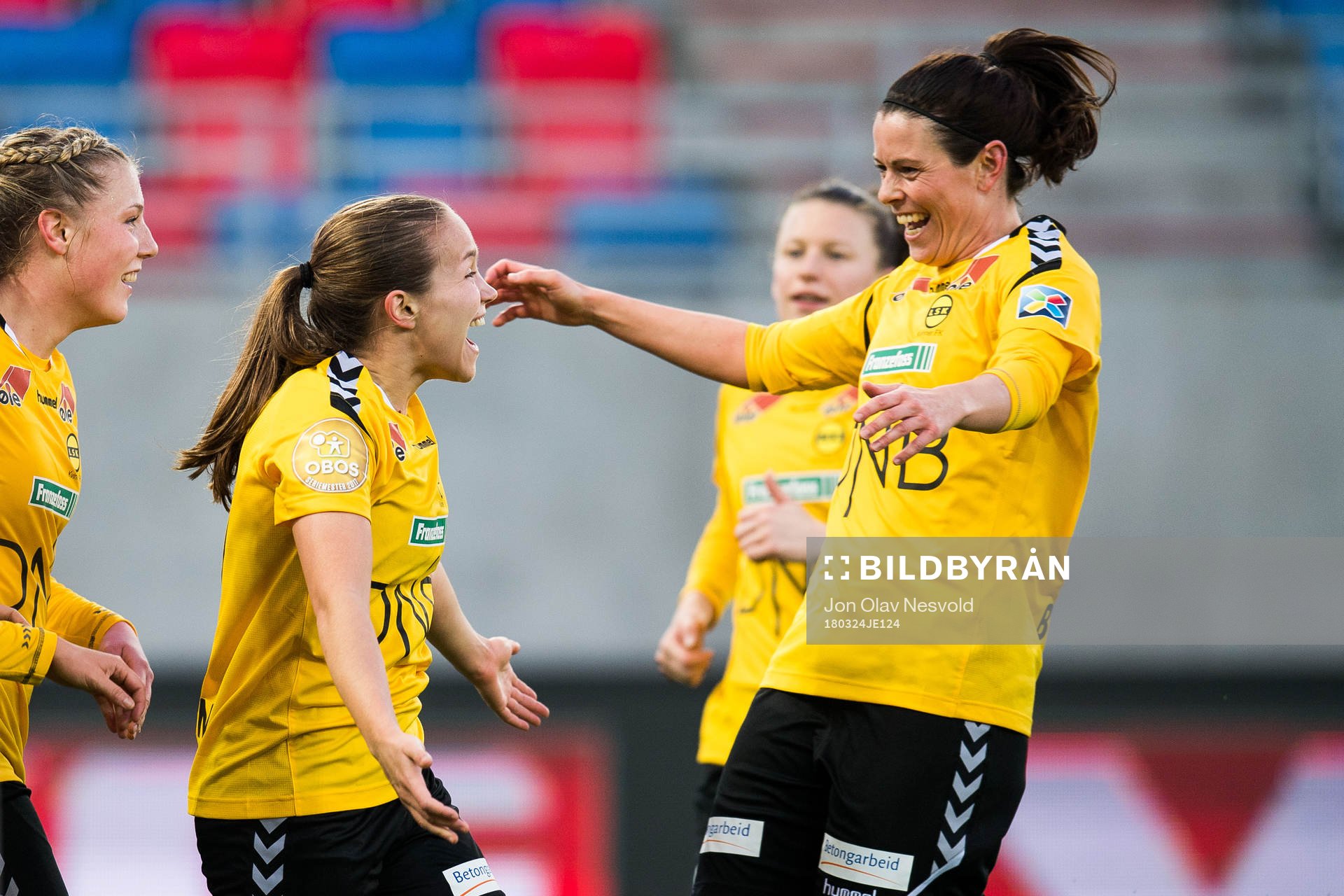 Guro Reiten of LSK Kvinner celebrates 3-0 with Isabell