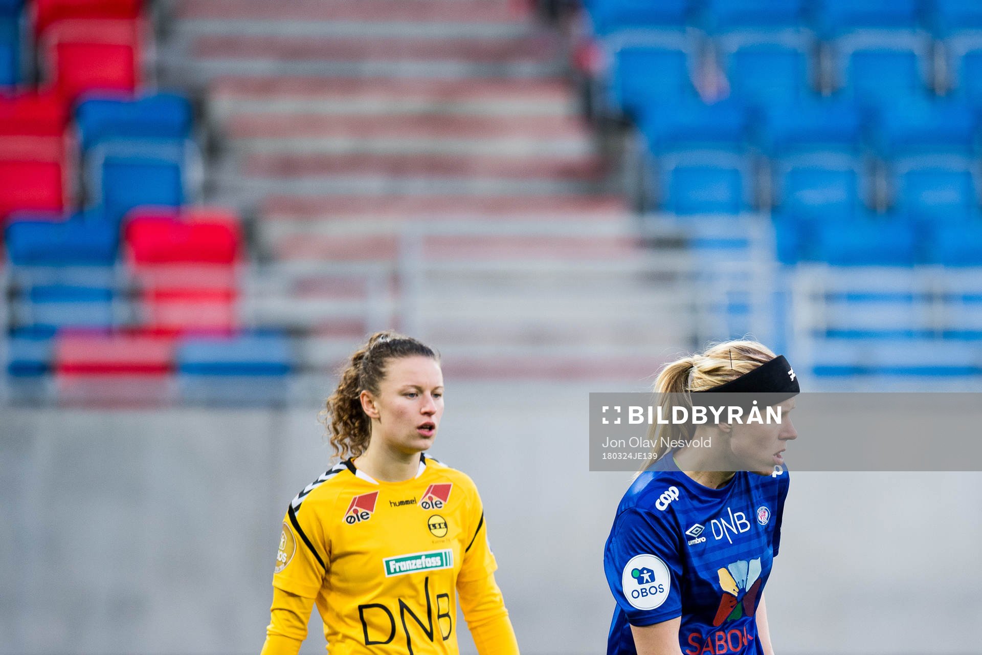 Synne Skinnes Hansen of LSK Kvinner and Ingrid Katrine Buer