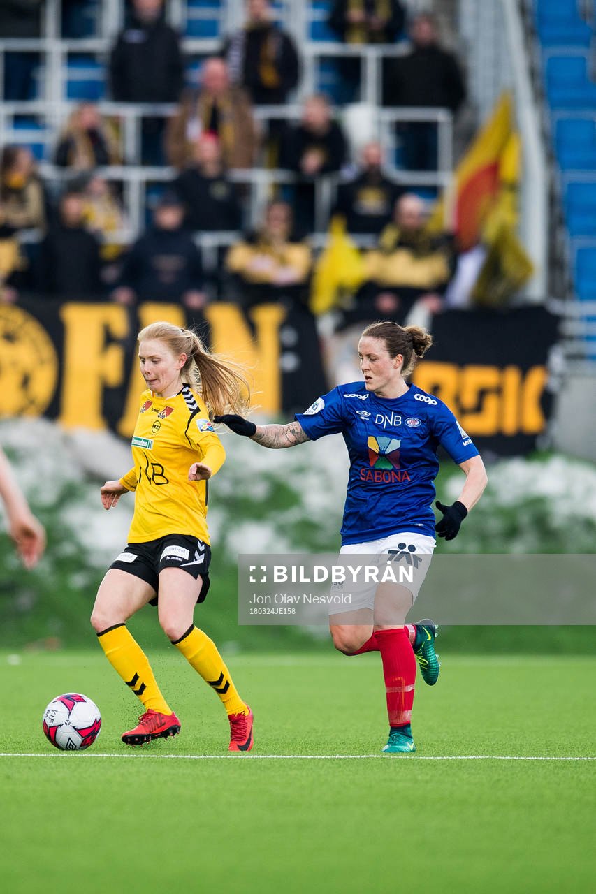Malin Brenn of LSK Kvinner and Isabell Lehn Herlovsen of