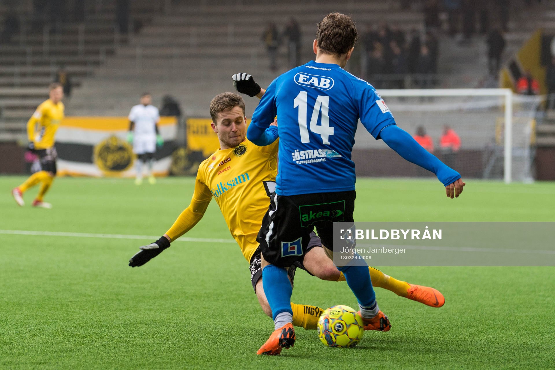 Elfsborgs Adam Lundqvist och Halmstads Höskuldur