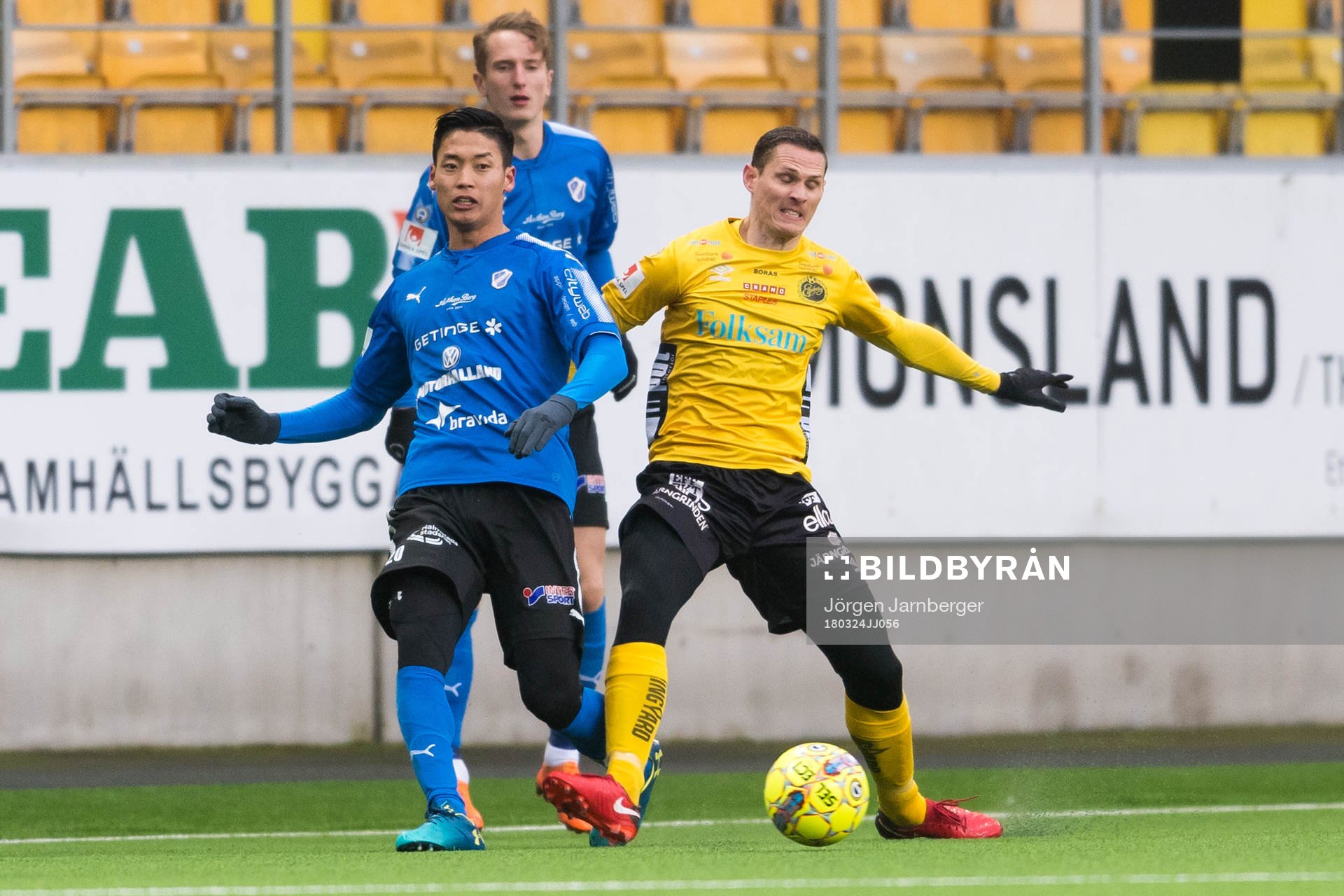 Halmstads Kosuke Kinoshita och Elfsborgs Jon Jönsson