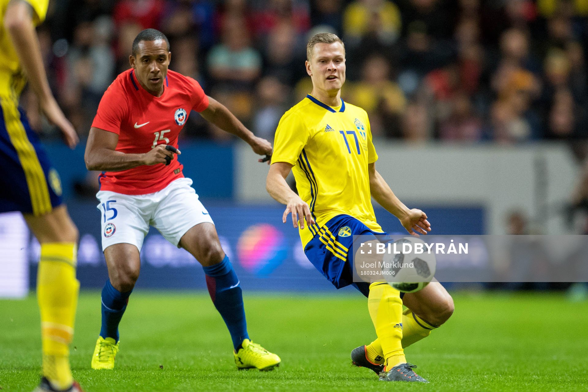Chiles Jean Beausejour och Sveriges Viktor Claesson