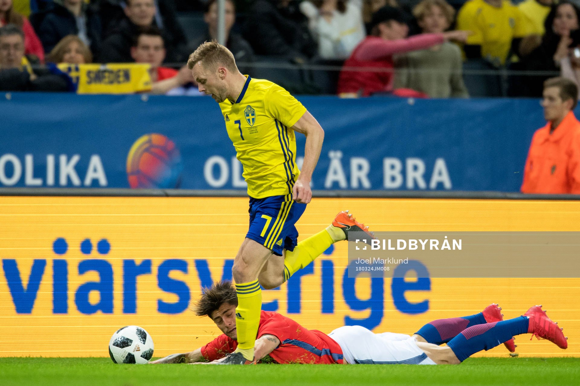 Sveriges Sebastian Larsson och Chiles Angelo Sagal