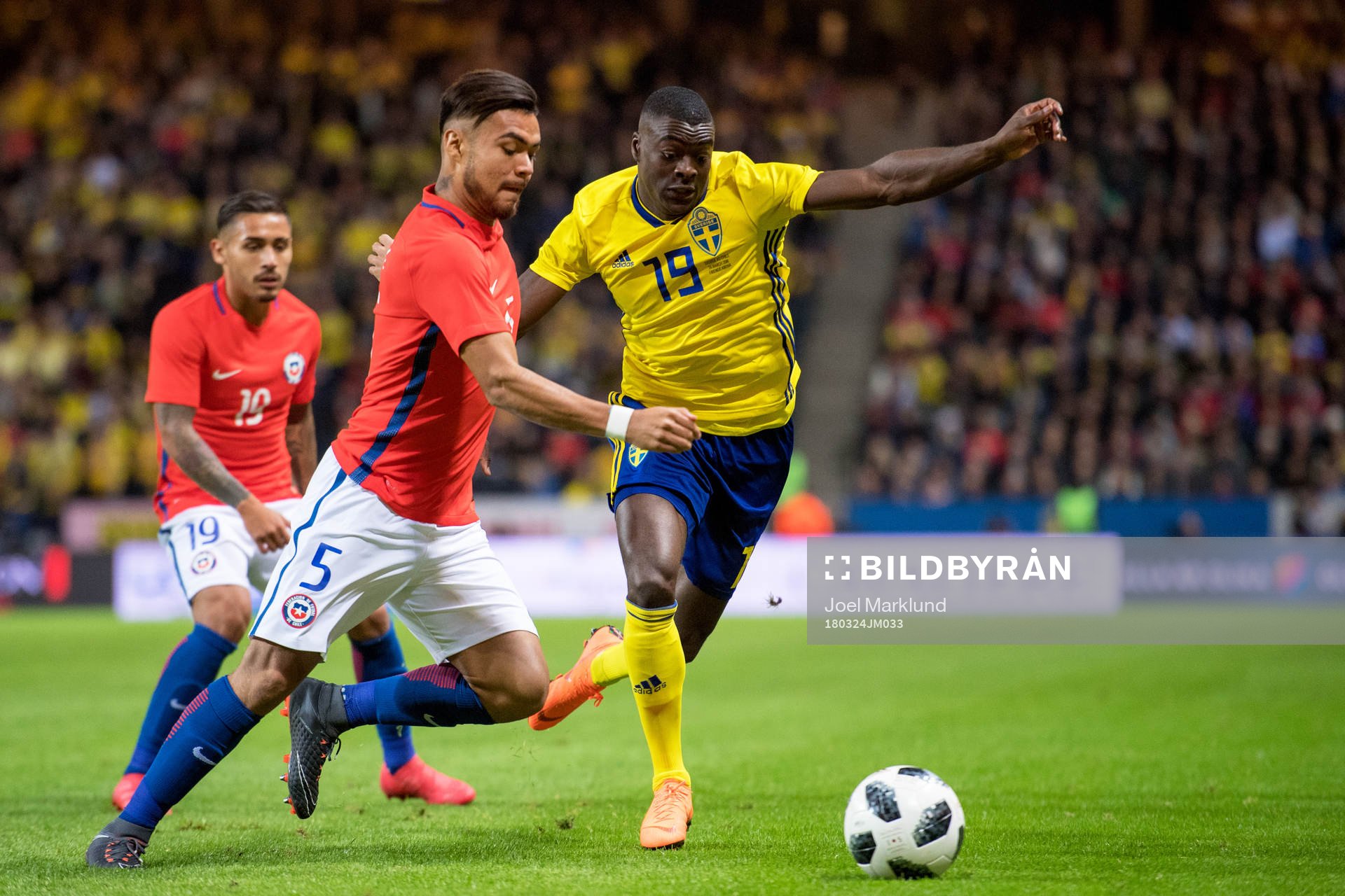 Chiles Marcos Bolados och Paulo Diaz och Sveriges Ken Sema