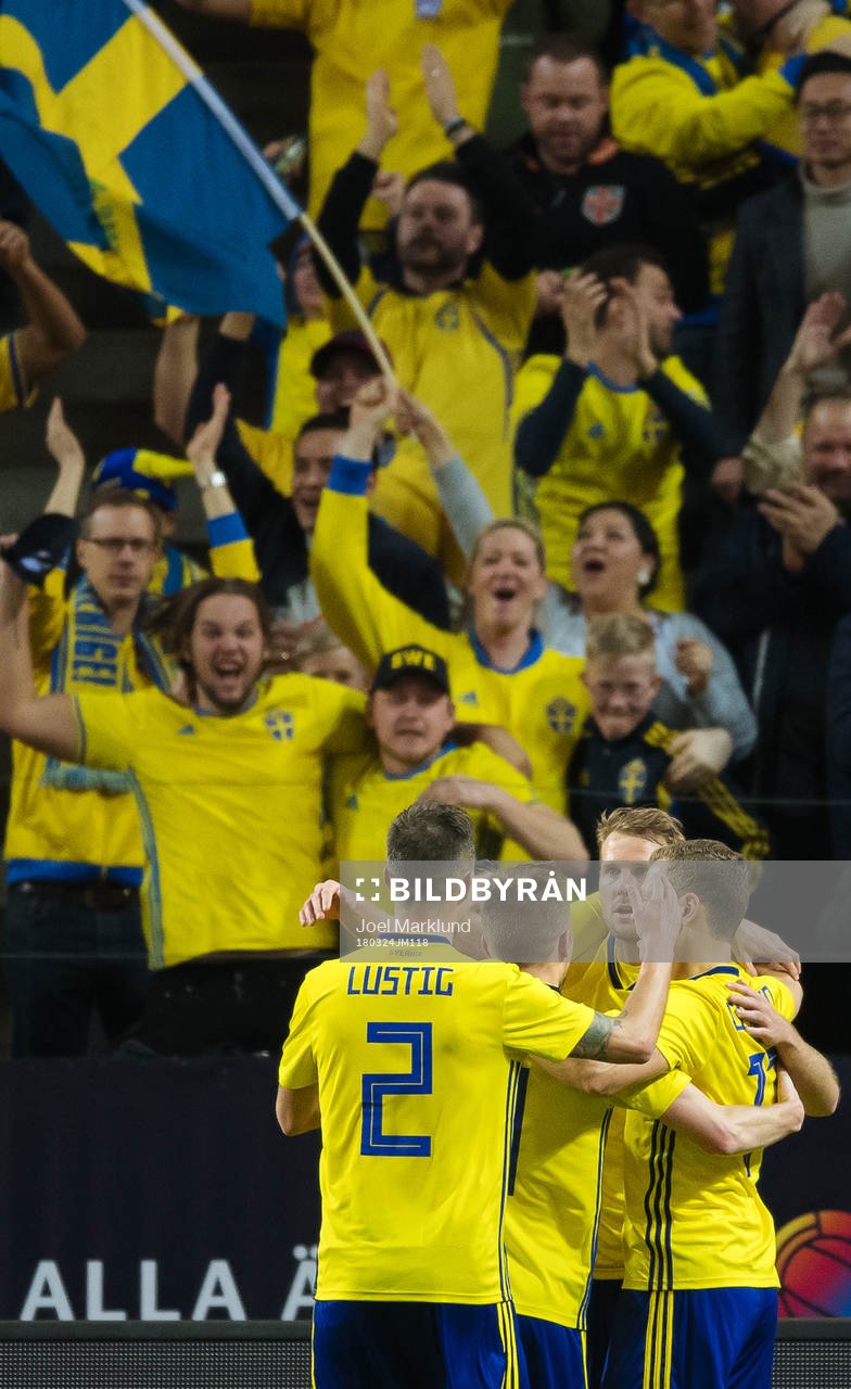 Sveriges Mikael Lustig, Sebastian Larsson, Ola Toivonen och