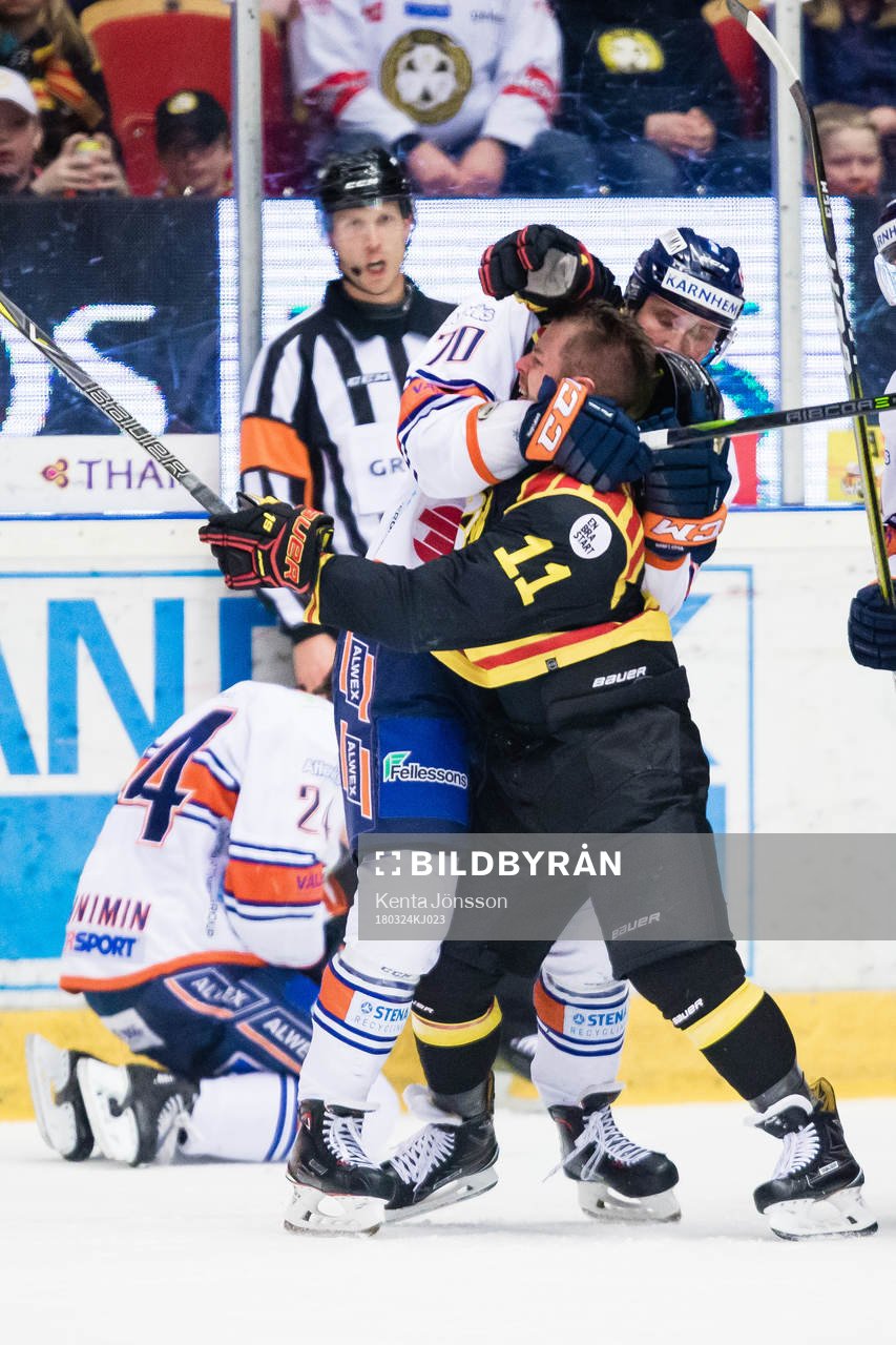 Brynäs Kevin Clark och Växjös Dennis Rasmusseni ett bråk