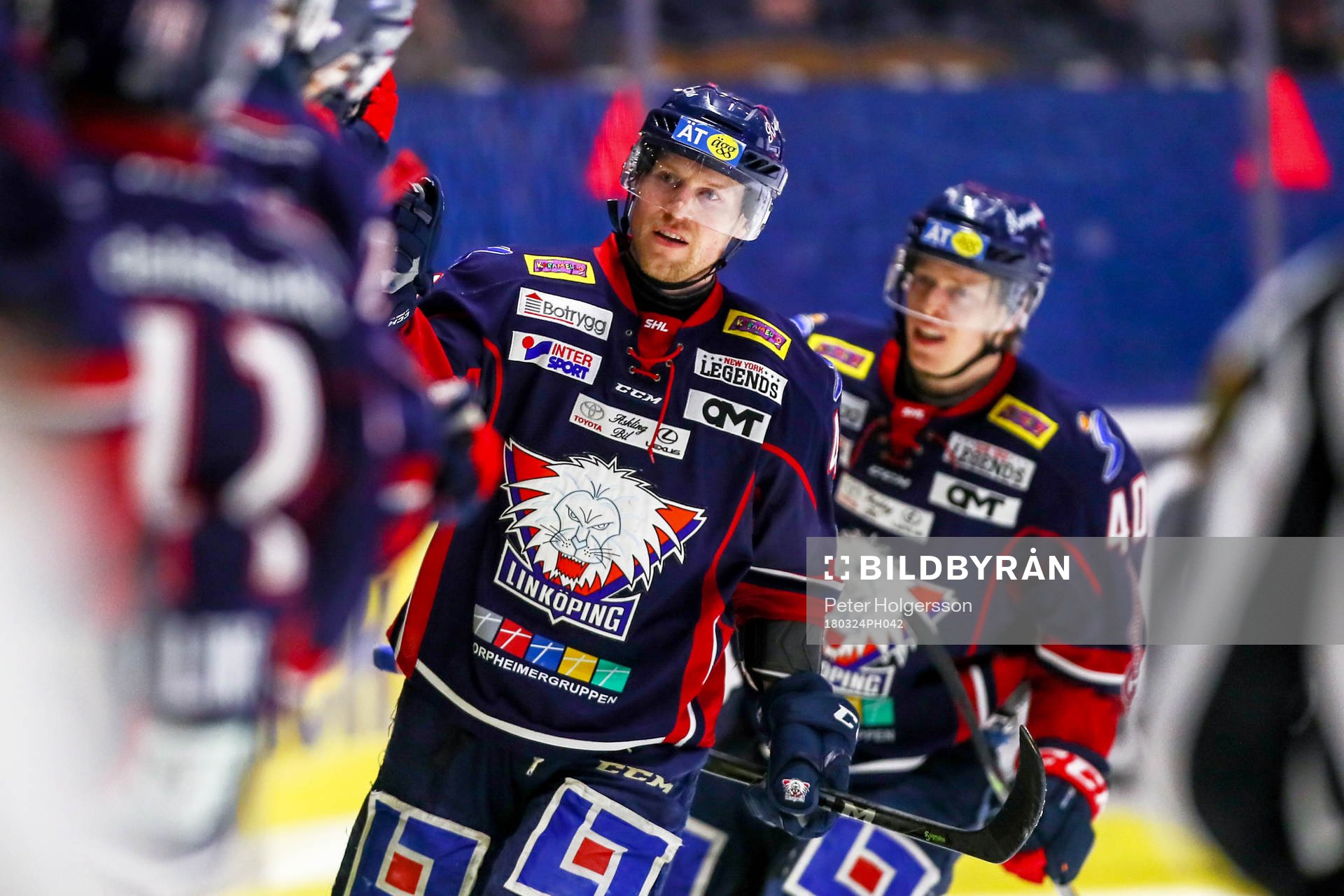 Linköpings Mathis Olimb och Ken André Olimb jublar