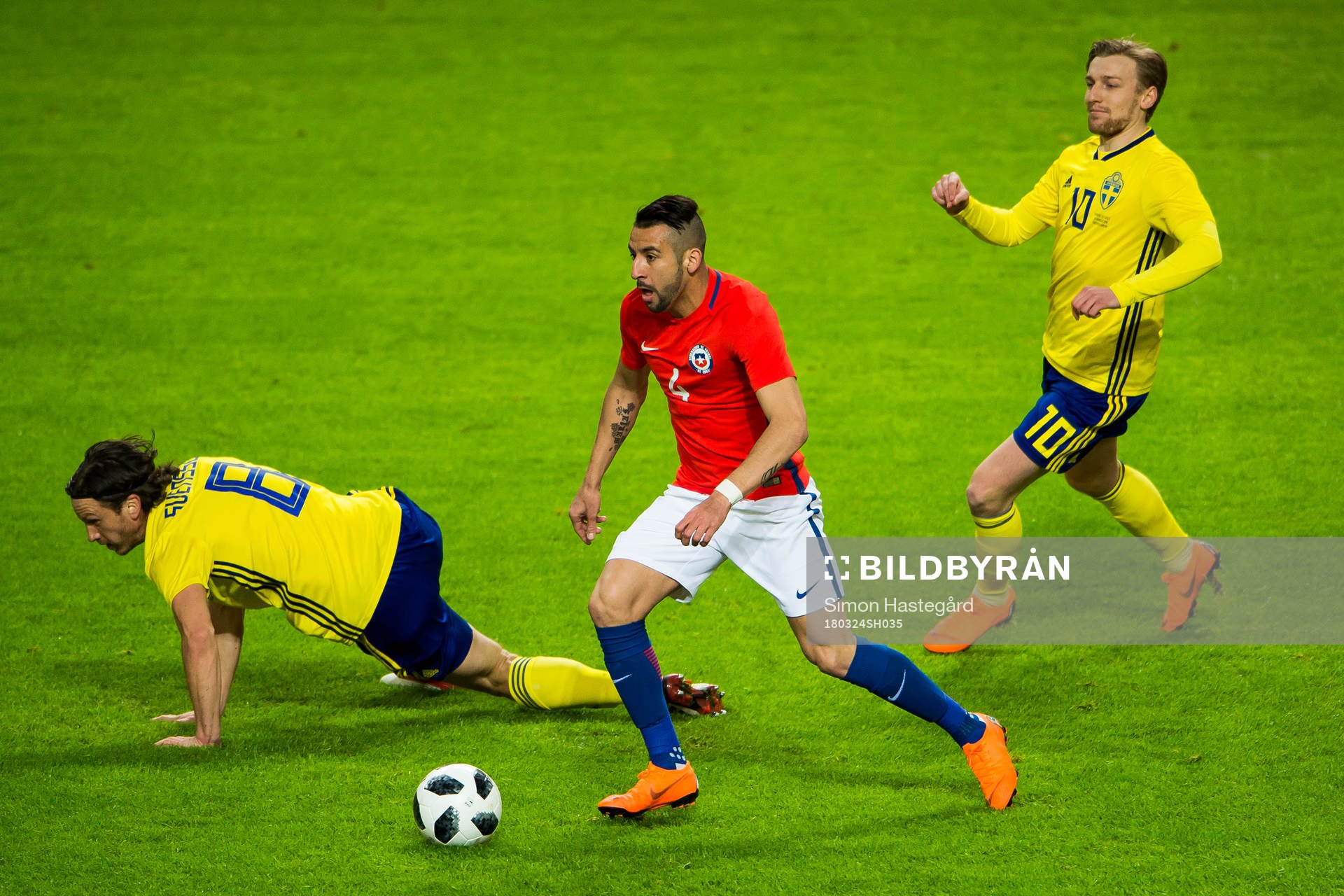 Sveriges Gustav Svensson, Chiles Mauricio Isla och Sveriges