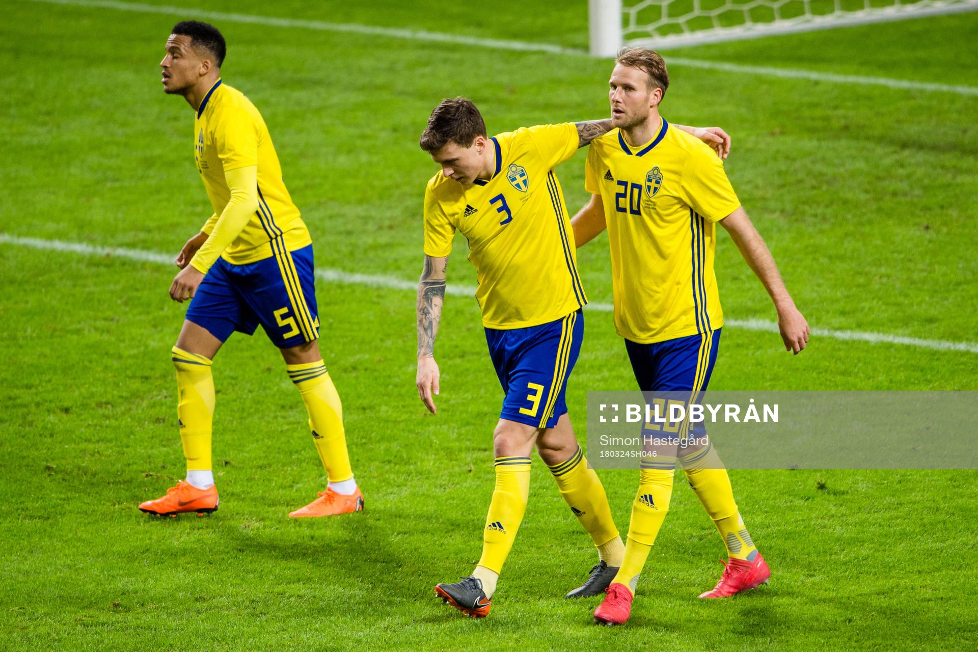 Sveriges Ola Toivonen jublar