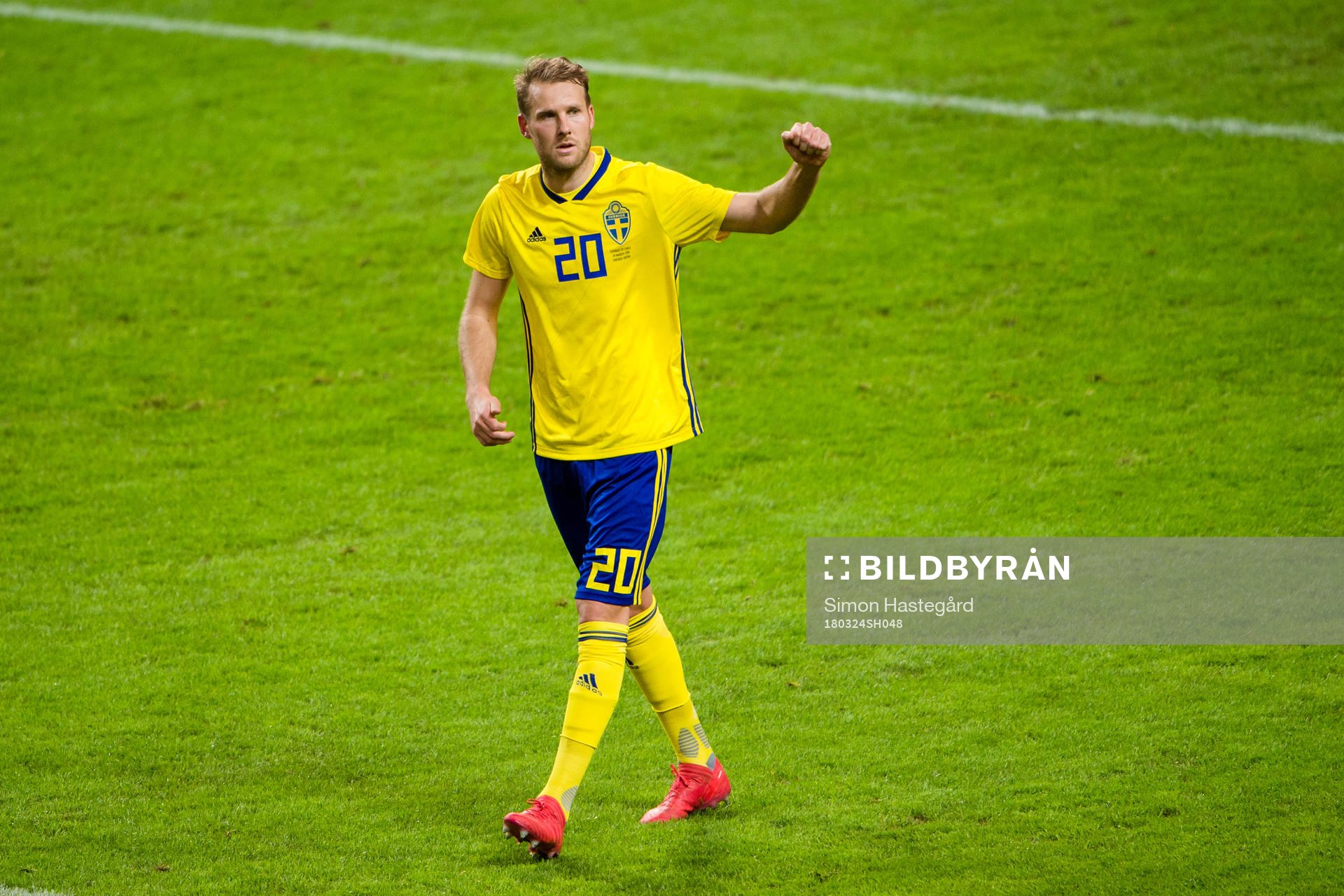 Sveriges Ola Toivonen jublar