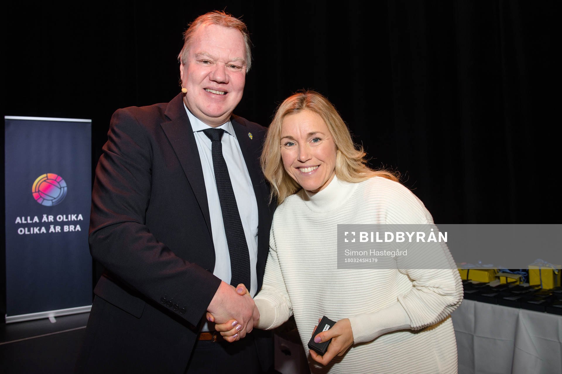 Sara Persson får Domarnålen i guld under Svenska Fotbollförbundets årsmöte den 24 mars 2018 i Stockholm.
