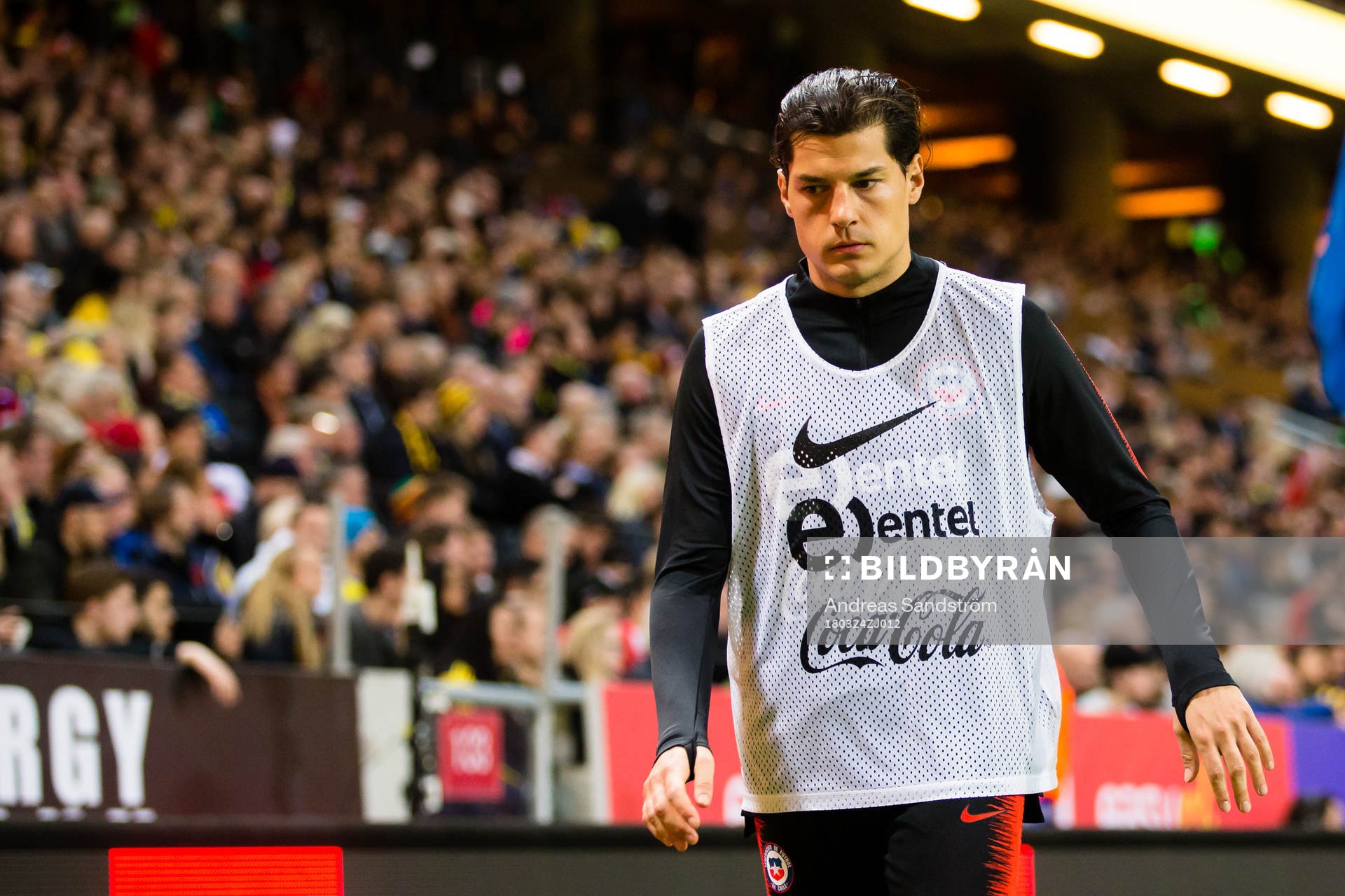 Chiles Miiko Albornoz värmer upp