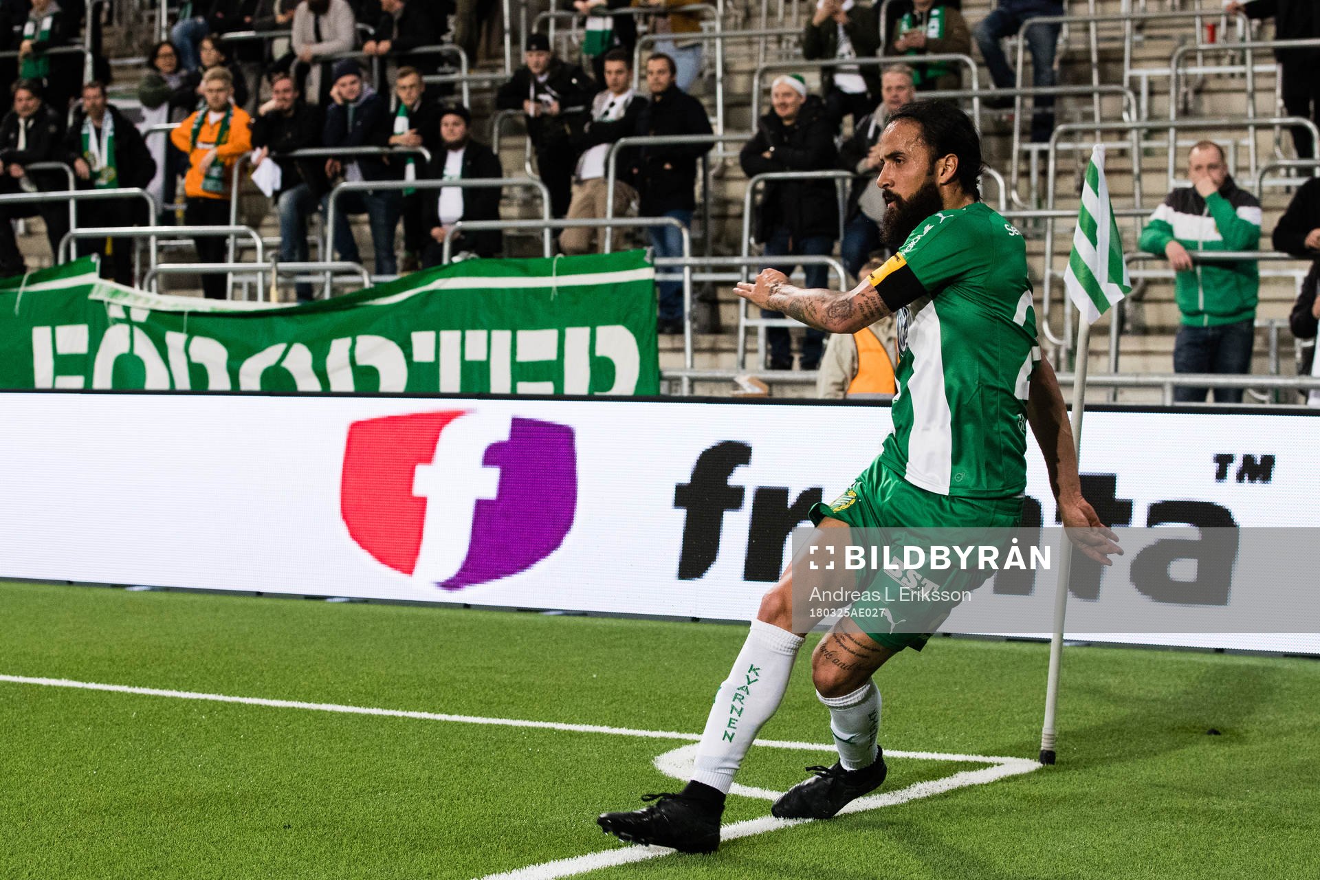 Hammarbys Erkan Zengin med en hörna