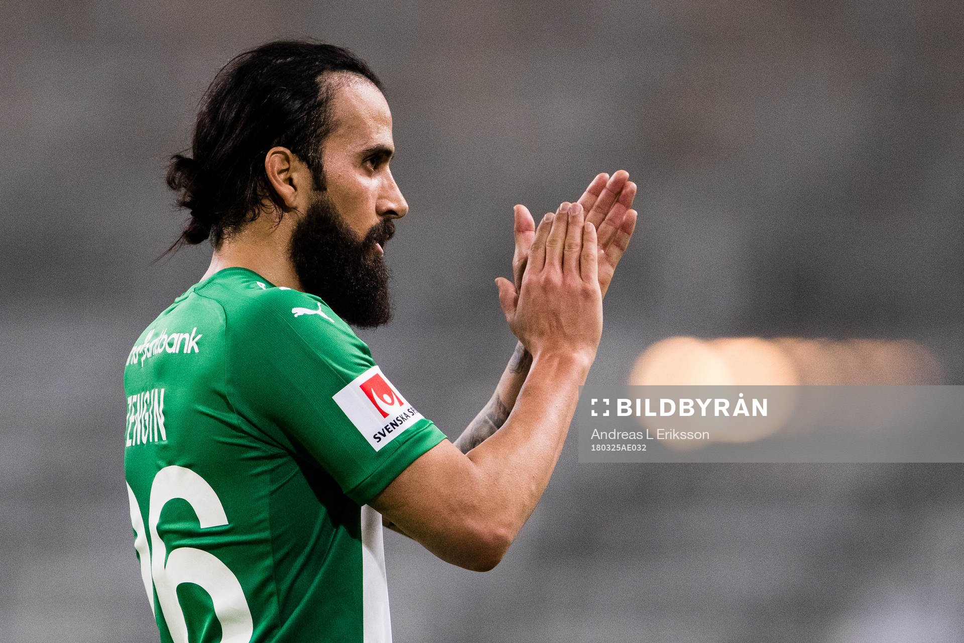Hammarbys Erkan Zengin tackar publiken