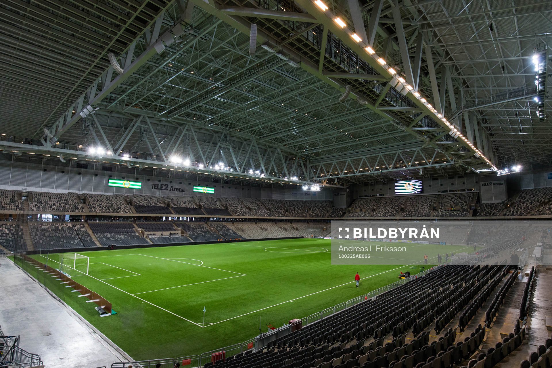 Generell vy av Tele2 Arena med stängt tak innan en