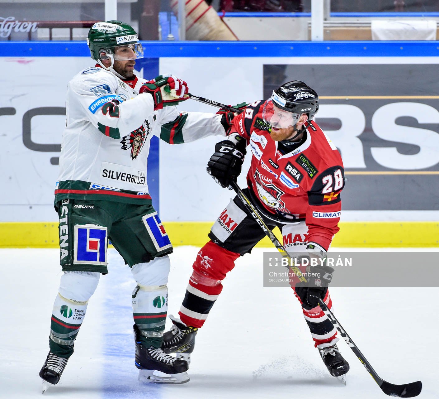 Frölundas Joel Lundqvist och Malmö Redhawks Jens Olsson