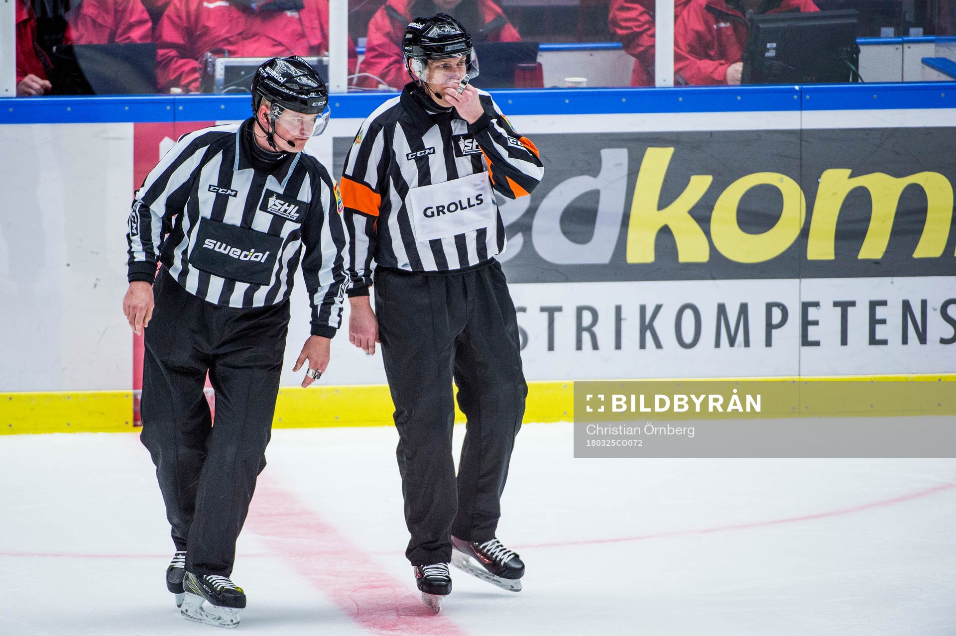 Domarna Ludvig Lundgren och Morgan Johansson