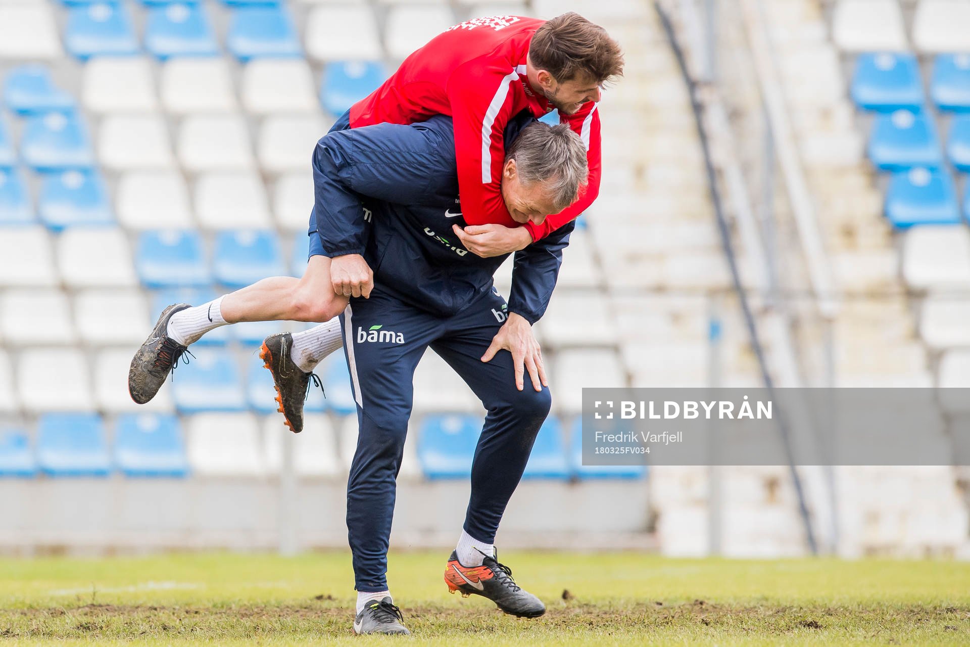 Håvard Nordtveit of Norway and Frode Grodås, goalkeeper