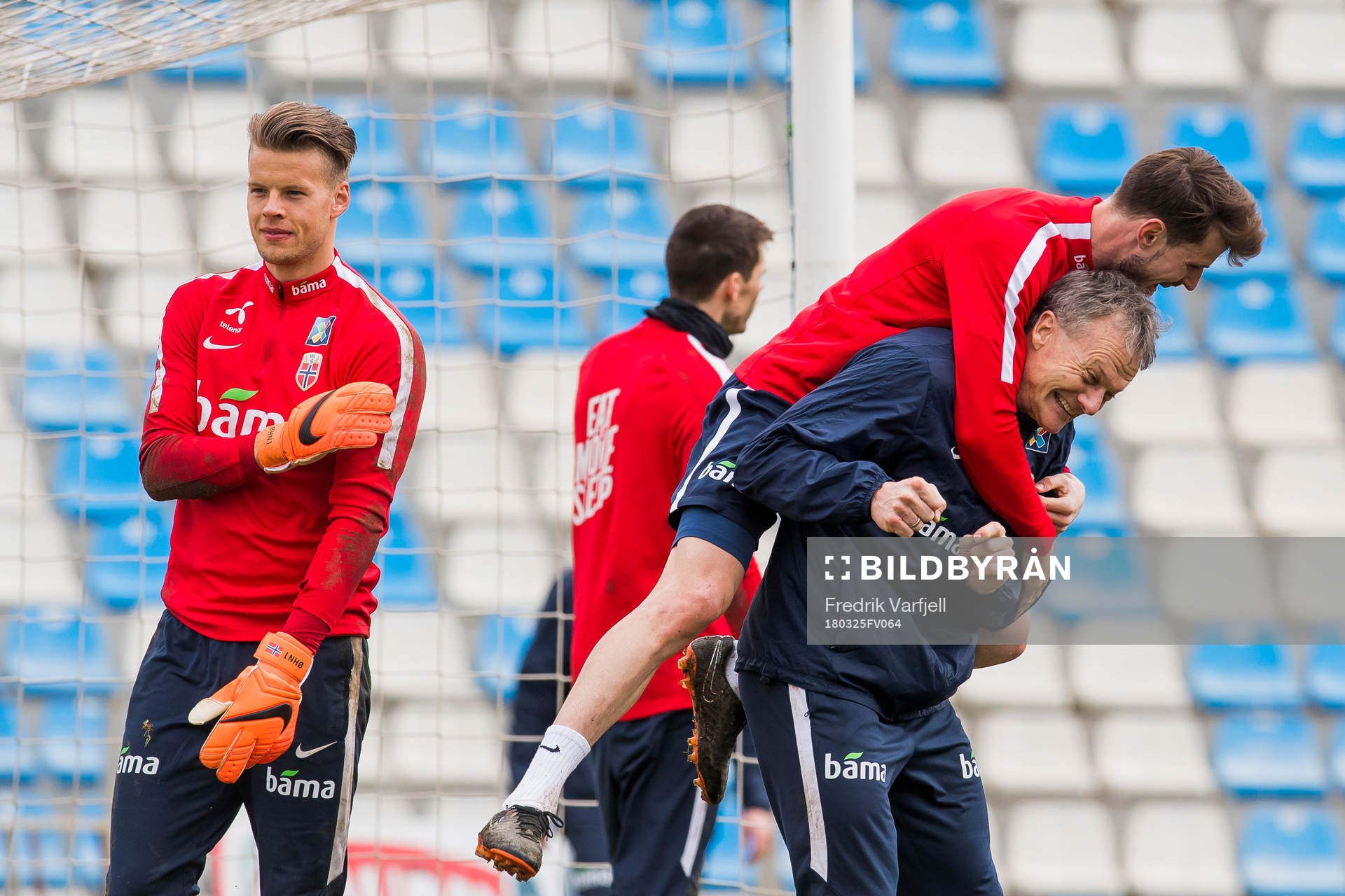 Goalkeeper Ørjan Håskjold Nyland, Håvard Nordtveit of