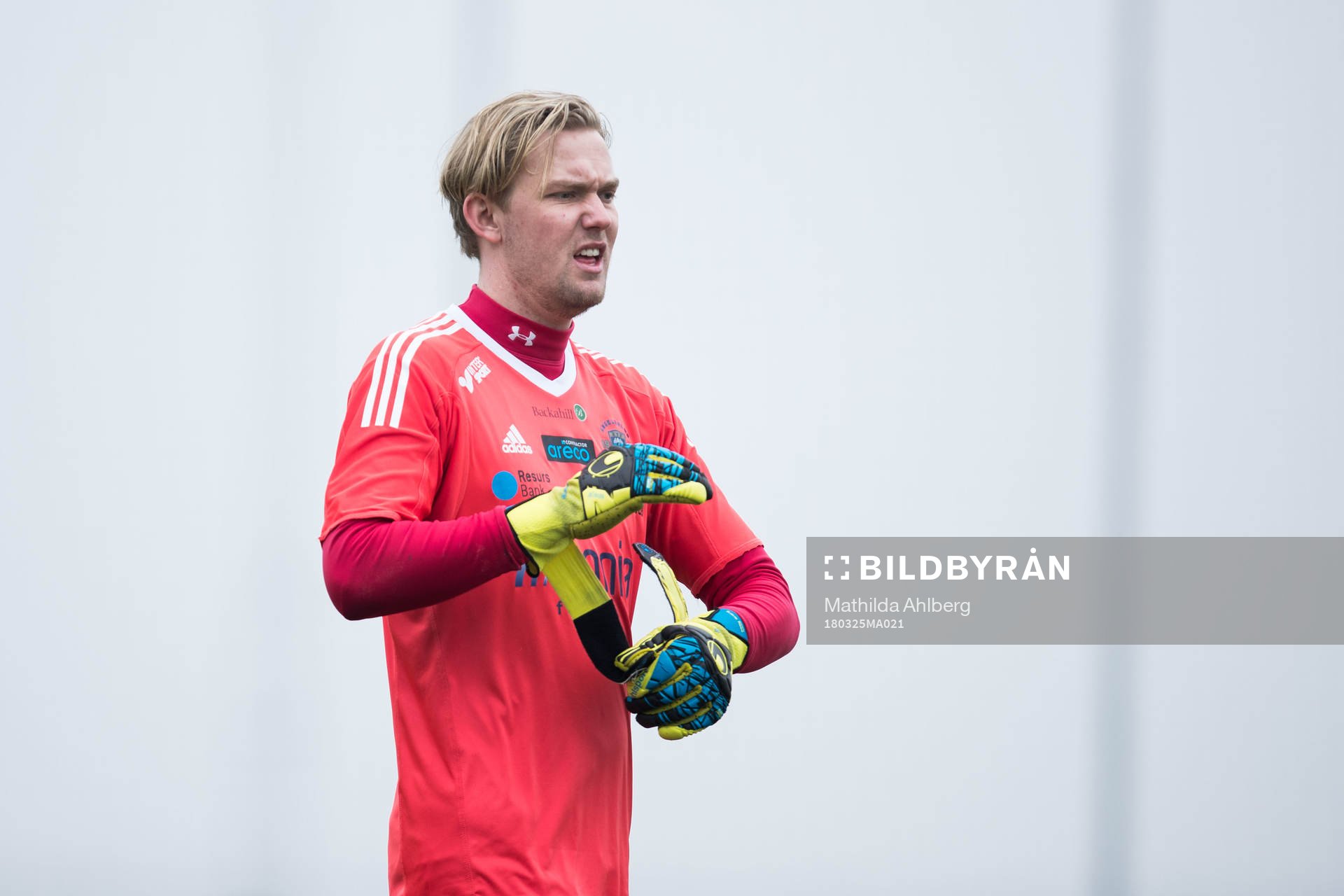 Ängelholms målvakt Linus Müller deppar