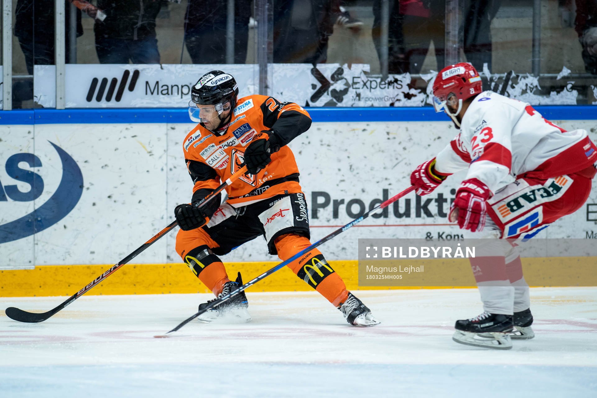 Karlskronas Cory Murphy och Timrås Jeremy Boyce-Rotevall