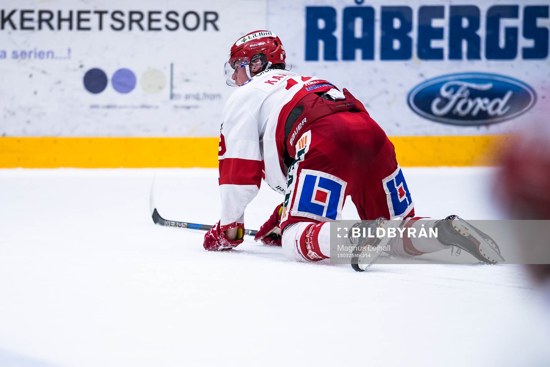 Timrås Erik Karlsson  på isen