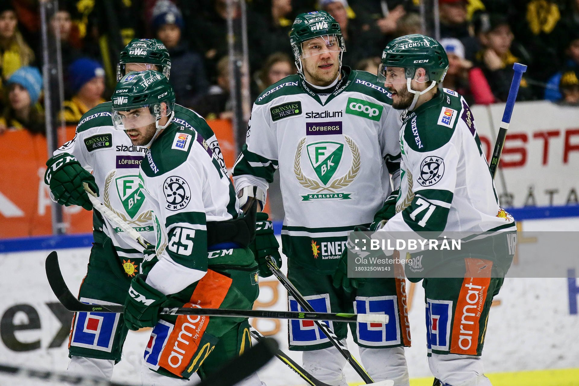 Färjestads Ilari Melart, Jesse Virtanen  och Martin