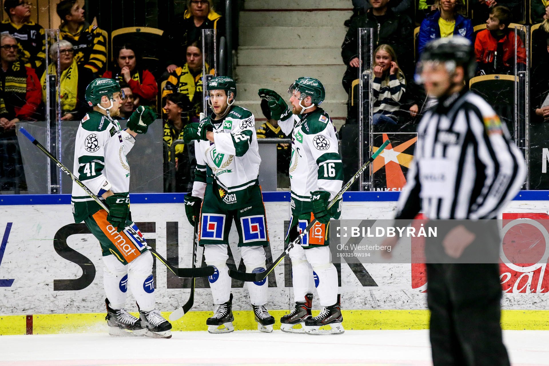 Färjestads Ilari Melart , Per Åslund och Alexander
