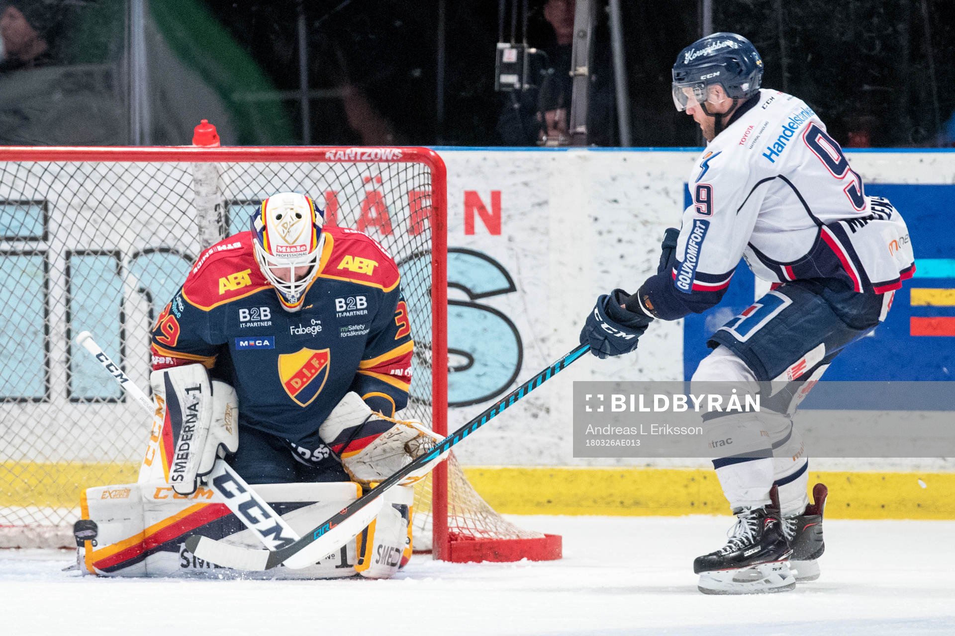 Djurgårdens målvakt Adam Reideborn och Linköpings Tony