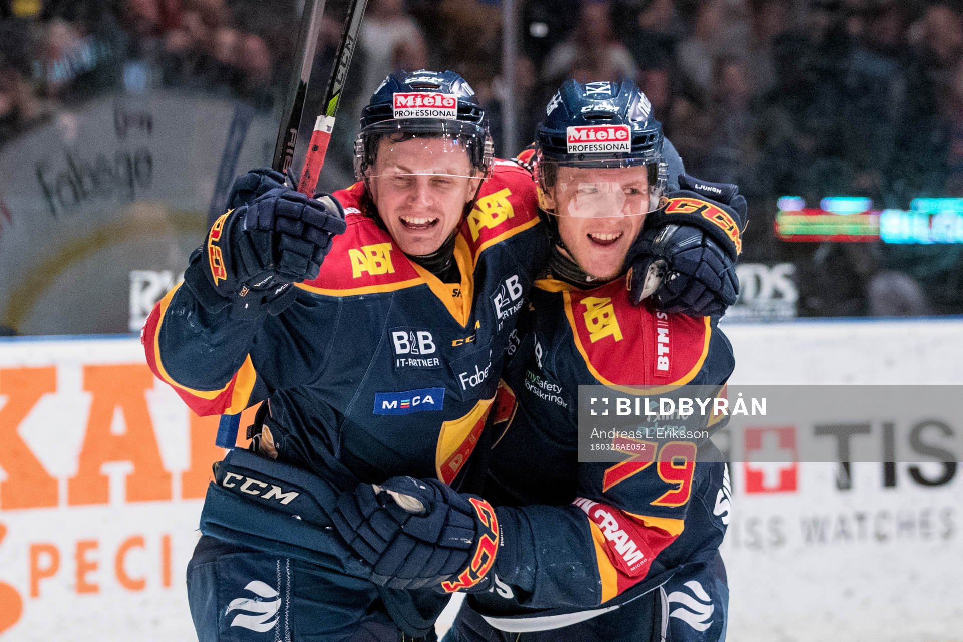 Djurgårdens Markus Ljungh och Patrik Lundh jublar