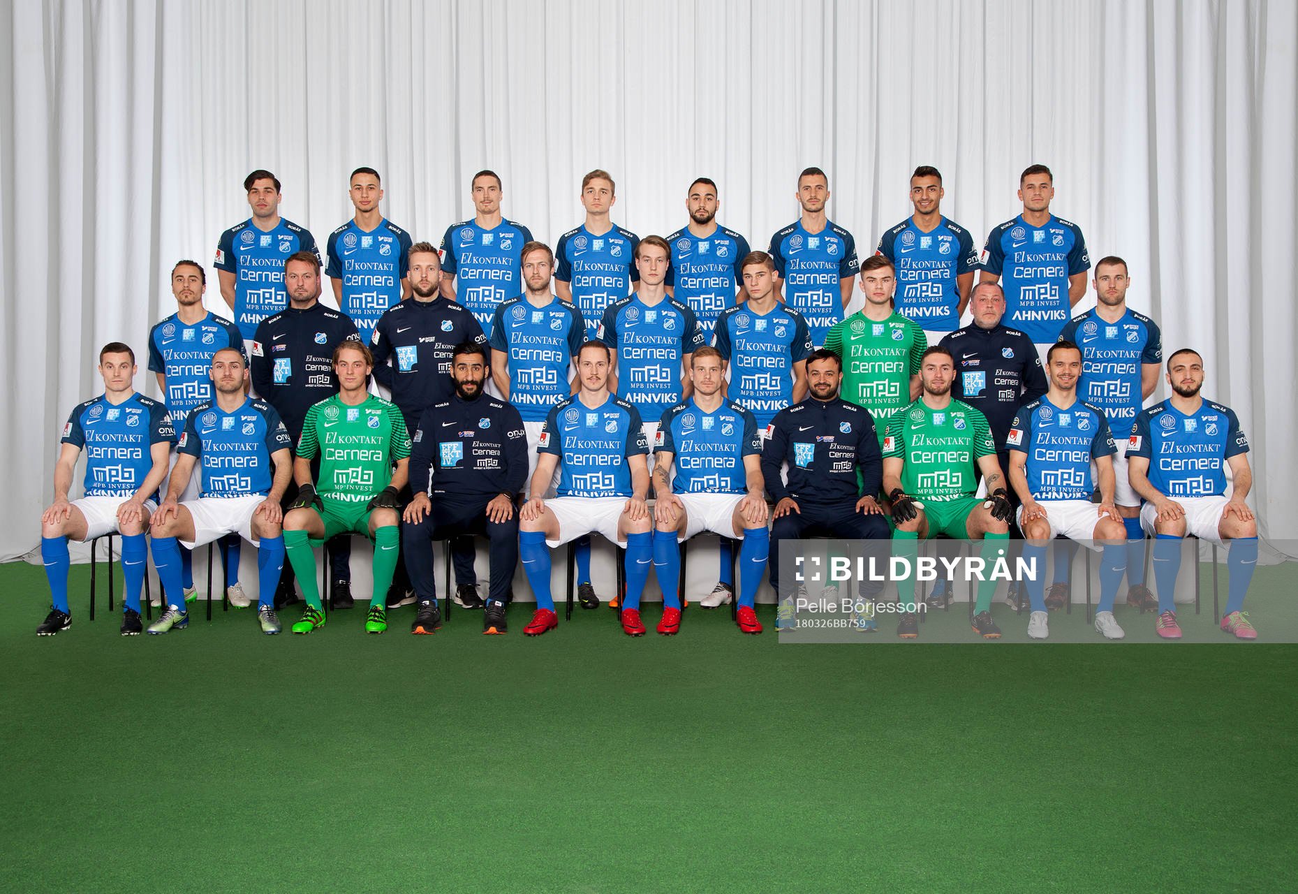 Norrby poserar för en lagbild den 26 april 2018 i Borlänge. Bakre ledet från vänster: Kenan Mehovic, Abelrahman Saidi, Lasse Nilsson, Adam Eriksson, Richard Yarsuvat, Alen Krasnici, Abbas Mohamad, Gzim Istrefi. Mittenledet från vänster: Jonathan Azulay, målvaktstränare  Christian Carlsson, sjukgymnast  Andreas Garphammar, Marc Axengren, Hugo Svensson, Daniel Sijan, Erik Ekström, materialare  Åke Almgren, Medi Dresevic. Sittande från vänster: Nino Osmanagic, Shkelqim Krasniqi, Robin Holmer, manager Mohammed Ali Khan, Marcus Översjö, Nicklas Savolainen, chefstränare  Korosh Hatami, Mergim Krasniqi, Patrik Pettersen, Kardo Aso.