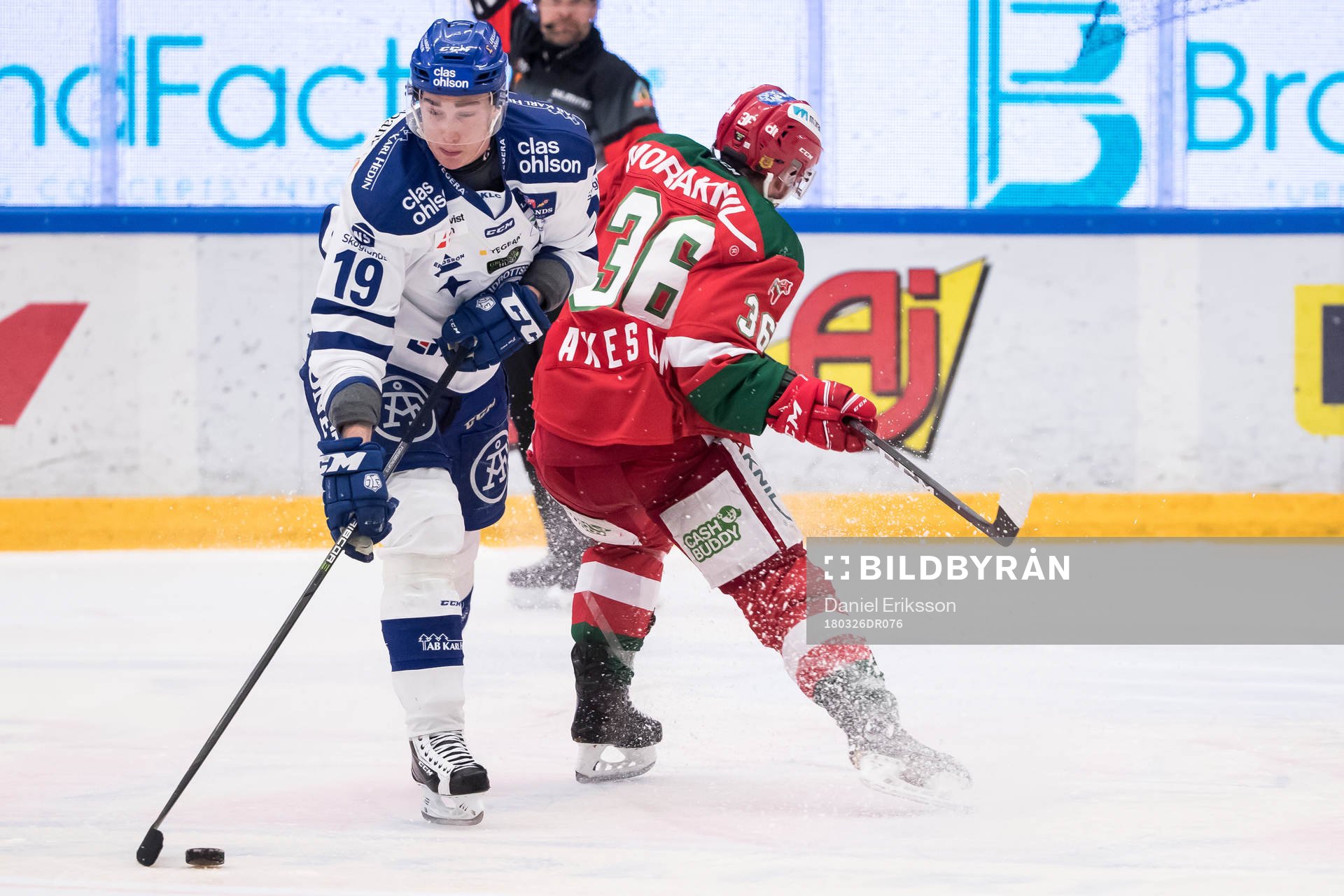 Leksands Tobias Forsberg och Moras Jason Akeson   i