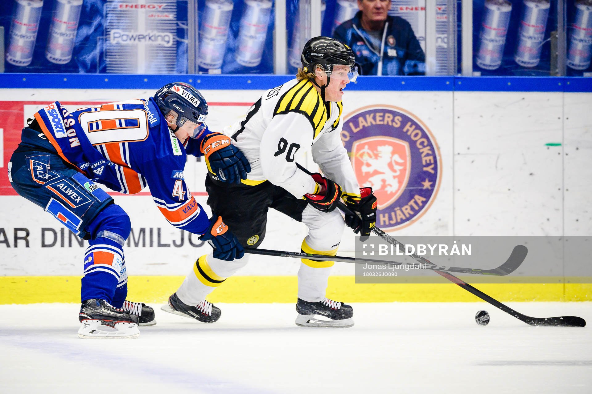 Brynäs Jesper Boqvist jagas av Växjös Elias Pettersson