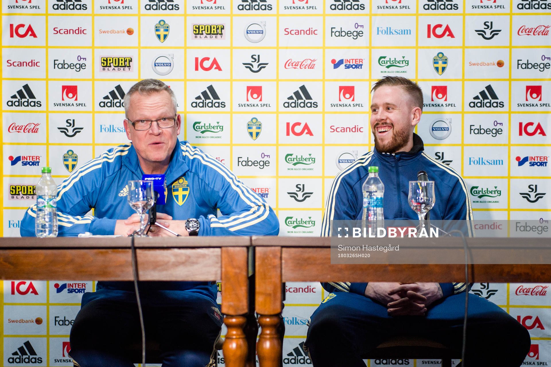 Sveriges förbundskapten Janne Andersson och Pontus Jansson