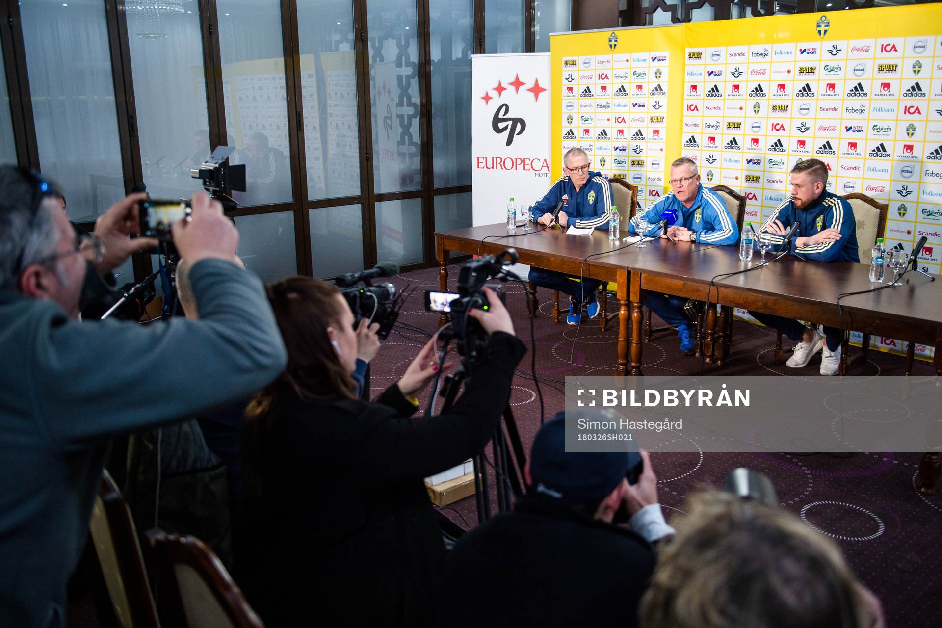 Sveriges förbundskapten Janne Andersson och Pontus Jansson
