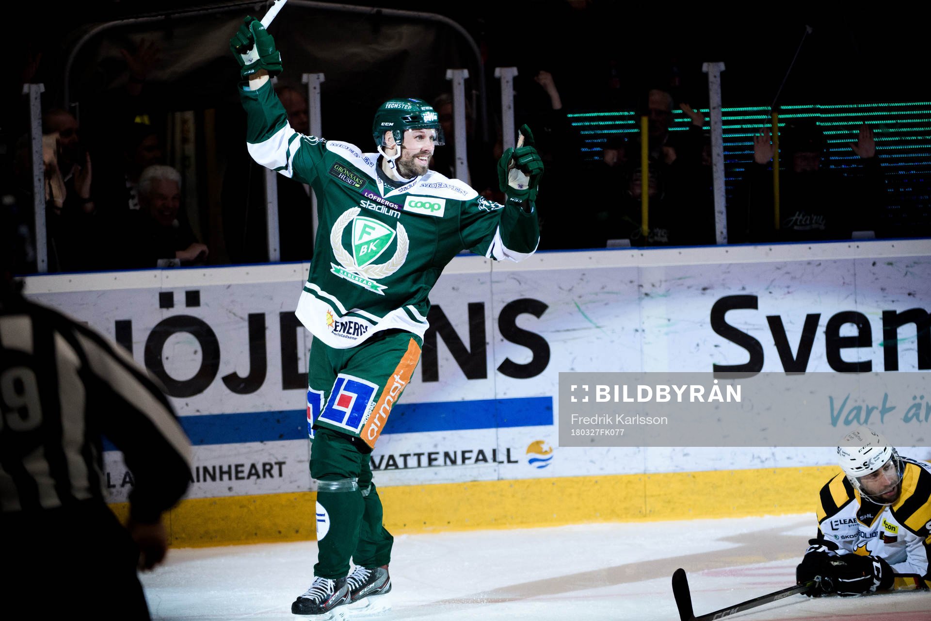 Färjestads Dick Axelsson jublar