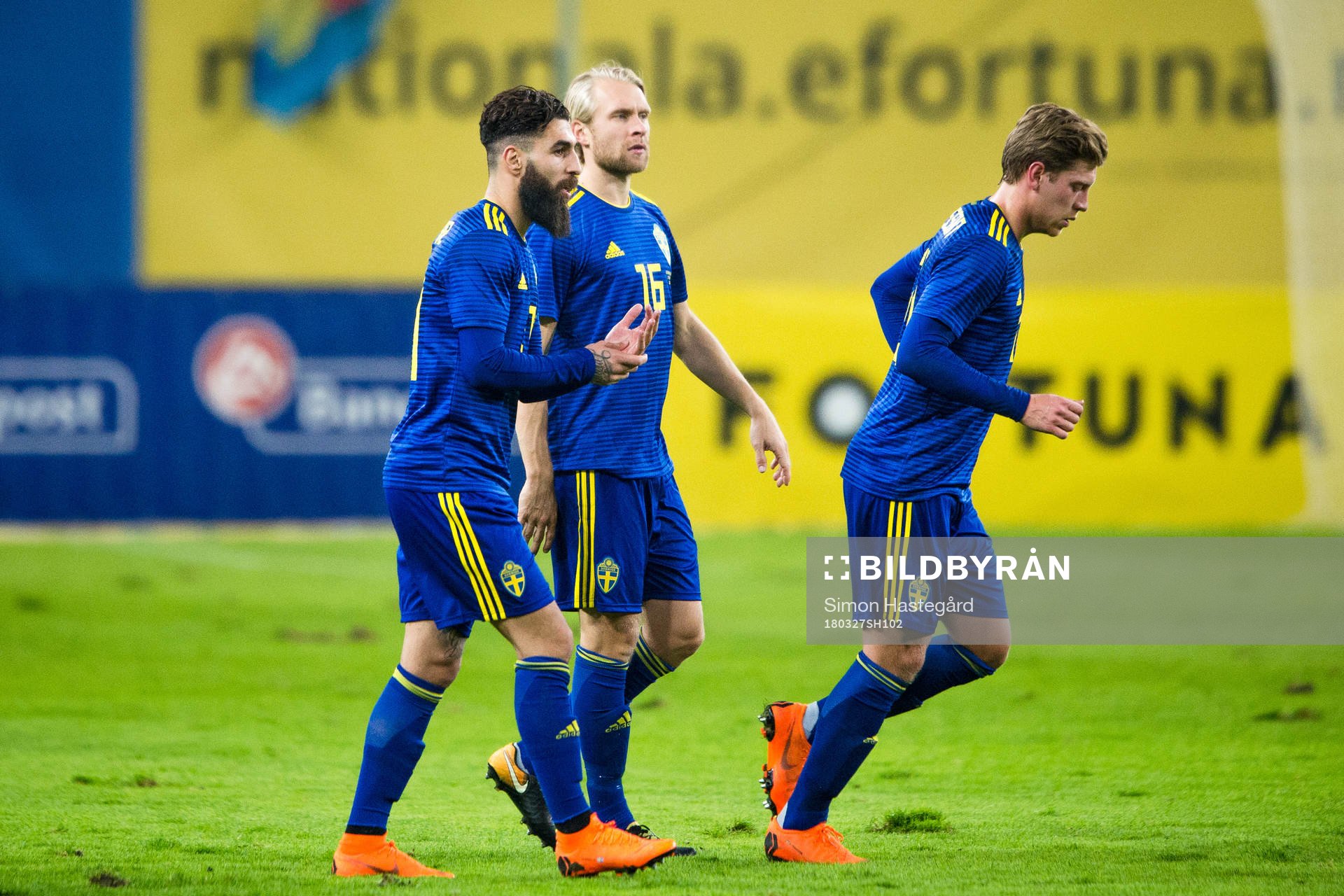 Sveriges Jimmy Durmaz , Johan Larsson och Alexander Fransson