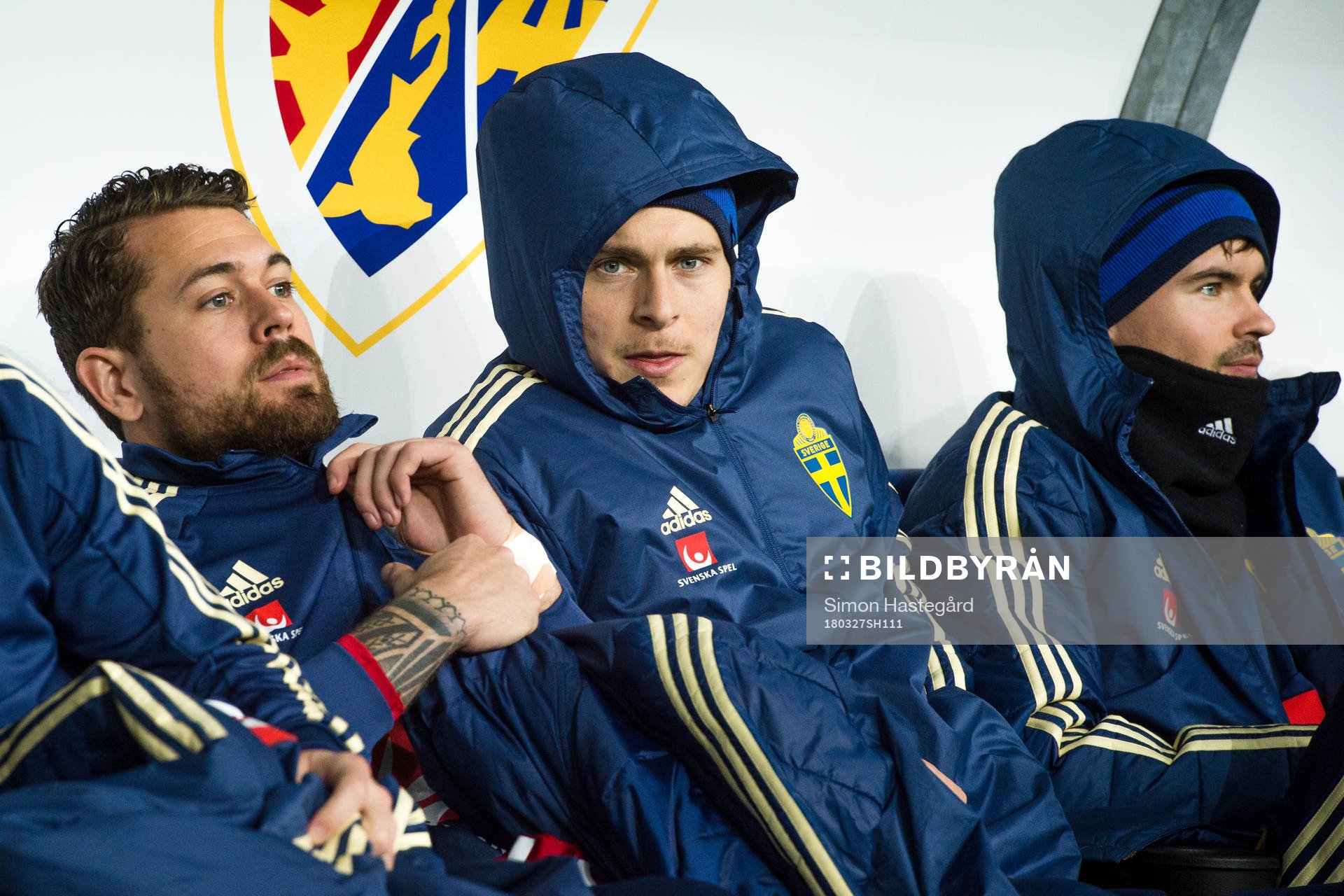 Sveriges målvakt Kristoffer Nordfeldt , Victor Nilsson