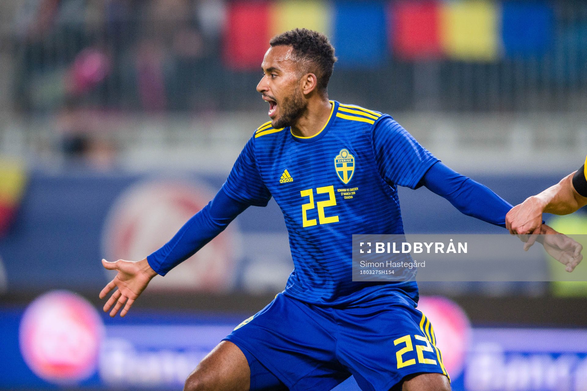 Sveriges Isaac Kiese Thelin reagerar