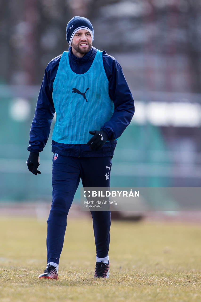 Helsingborgs Mikael Dahlberg grimaserar