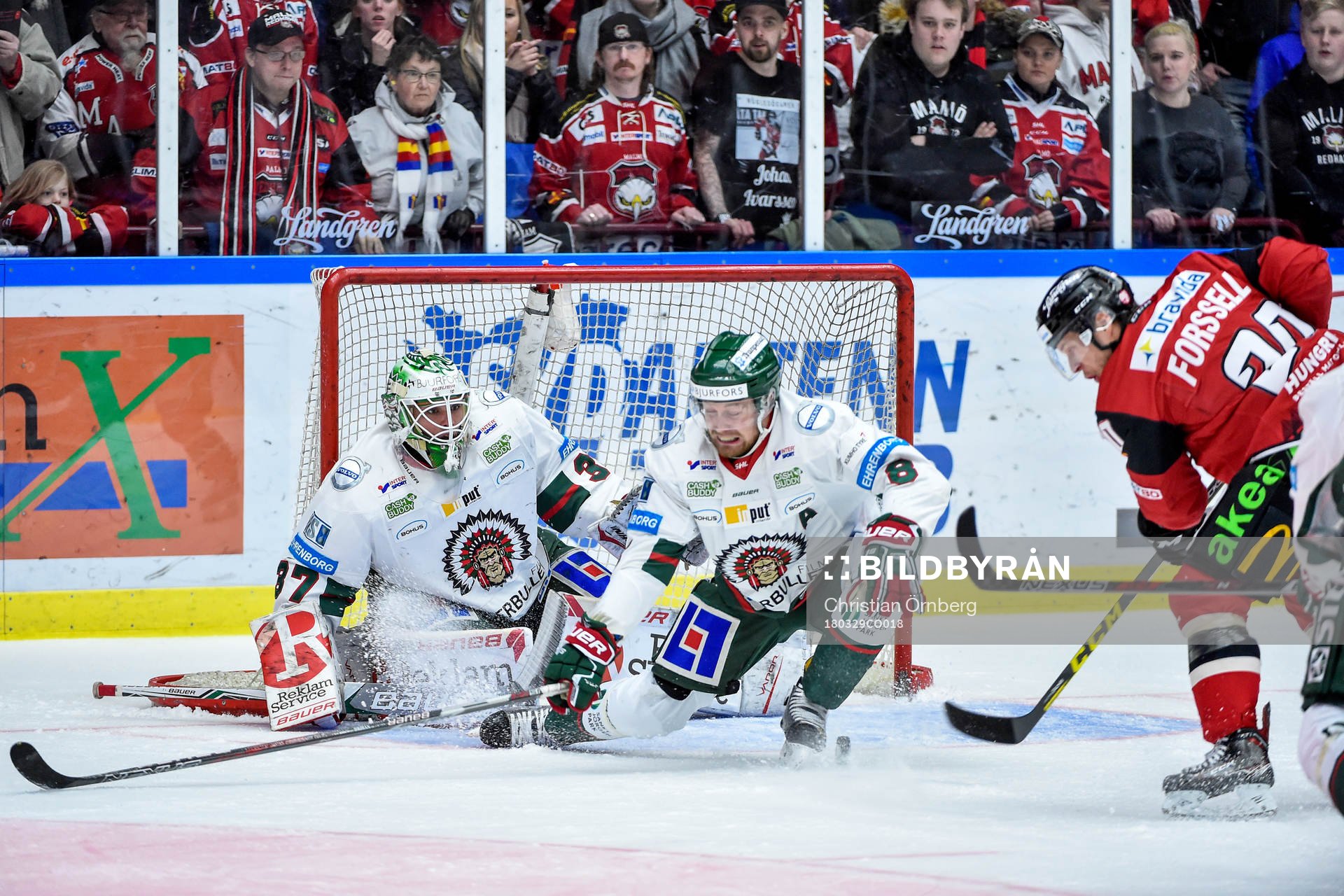 Malmö Redhawks Erik Forssell gör 1-0 bakom Frölundas