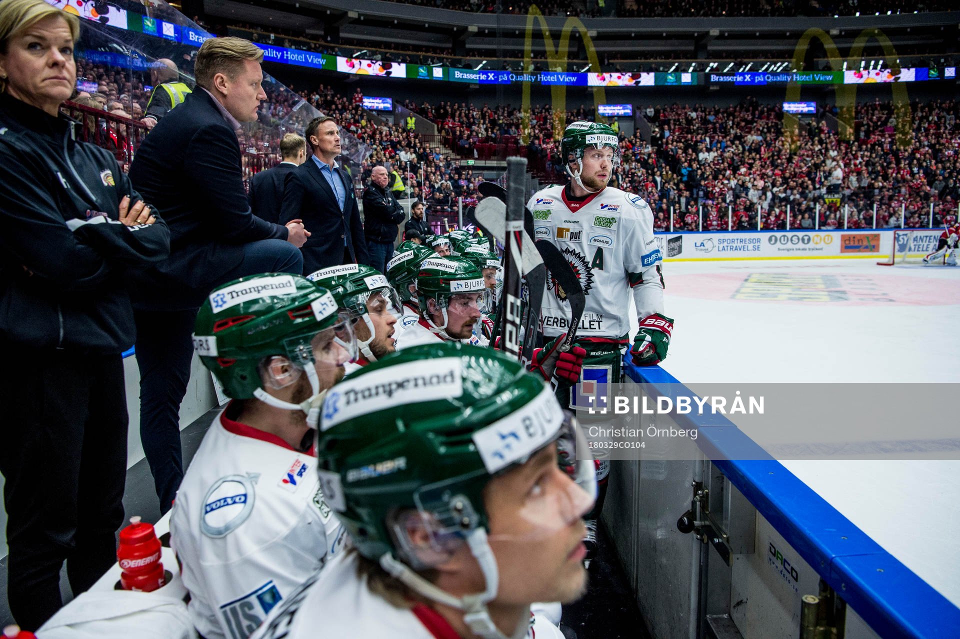 Frölundas spelare deppar i båset