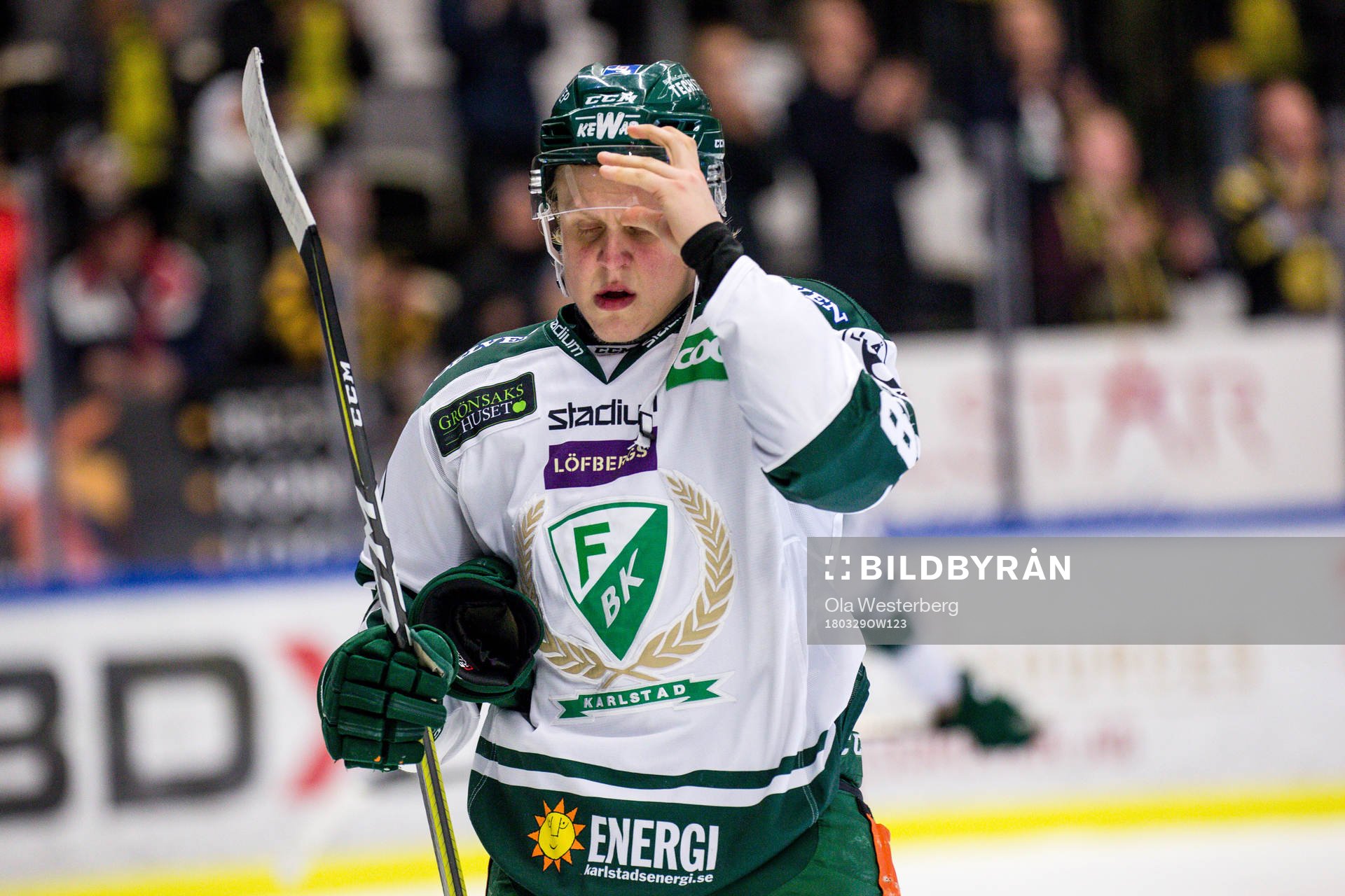 Färjestads Fabian Zetterlund  deppar