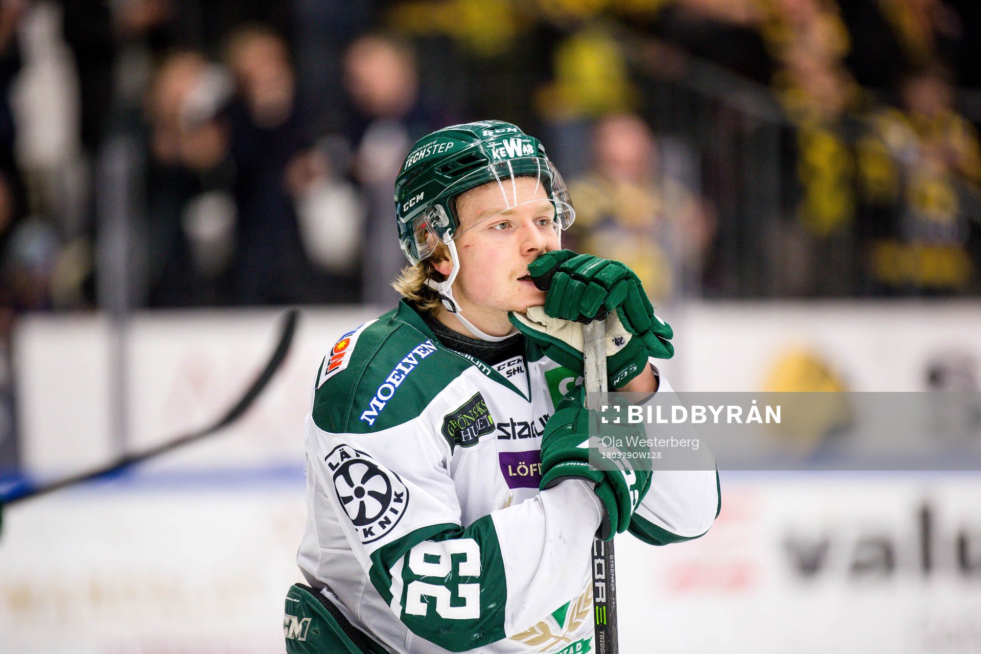 Färjestads Oskar Steen deppar