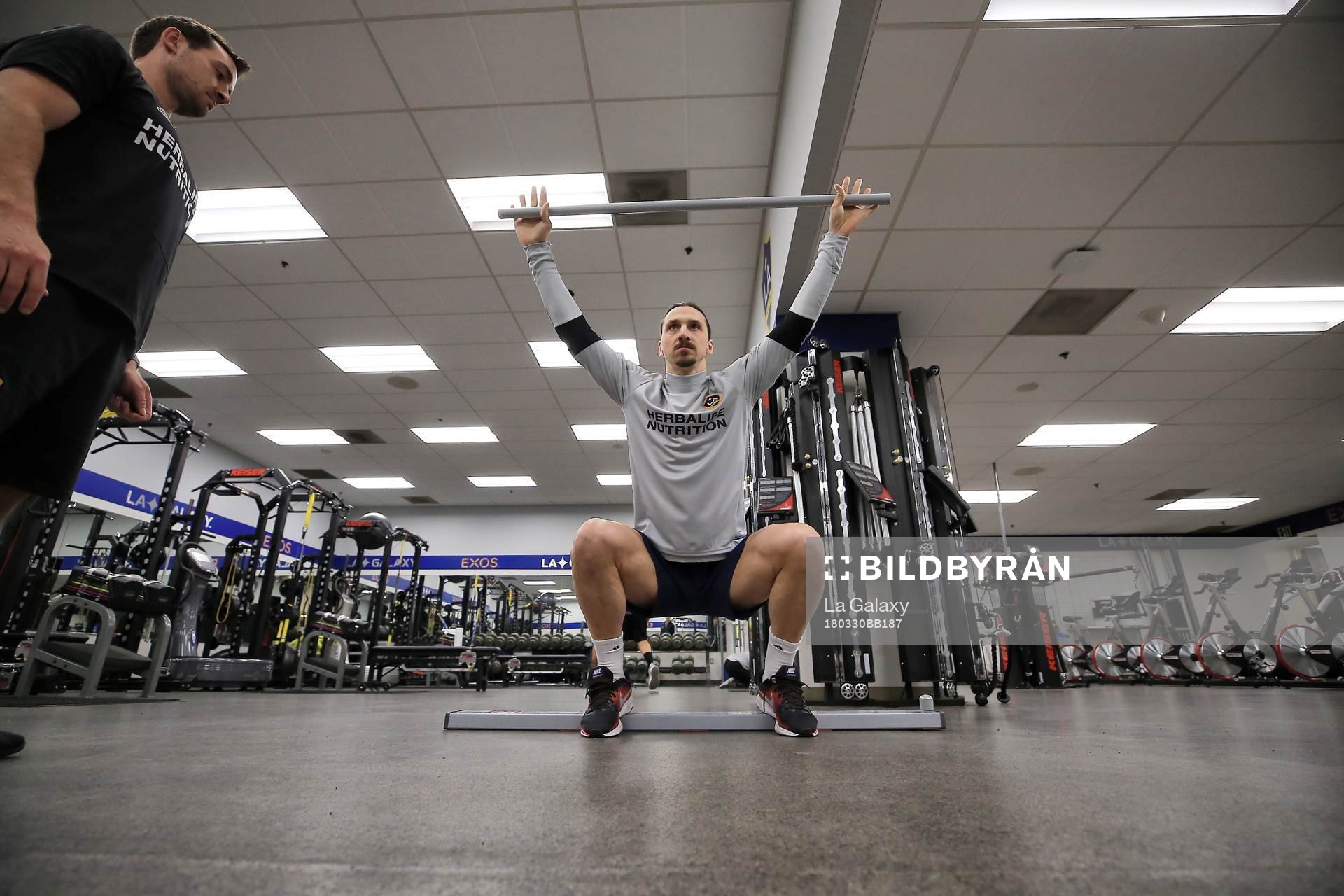 I denna handoutbild från LA Galaxy ses Zlatan Ibrahimovic under sin första träning med MLS-laget LA Galaxy den 30 mars 2018 i Los Angeles.